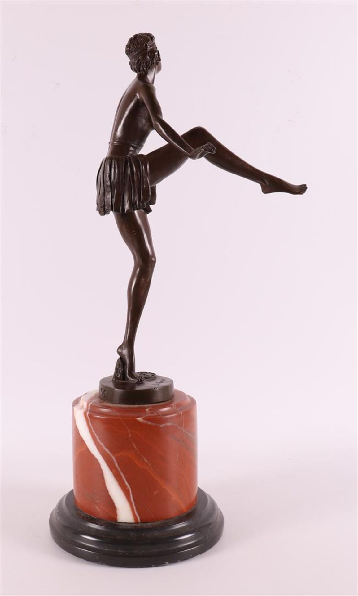 A brown patinated bronze Art Deco sculpture of a dancer with a skirt, - Bild 3 aus 6