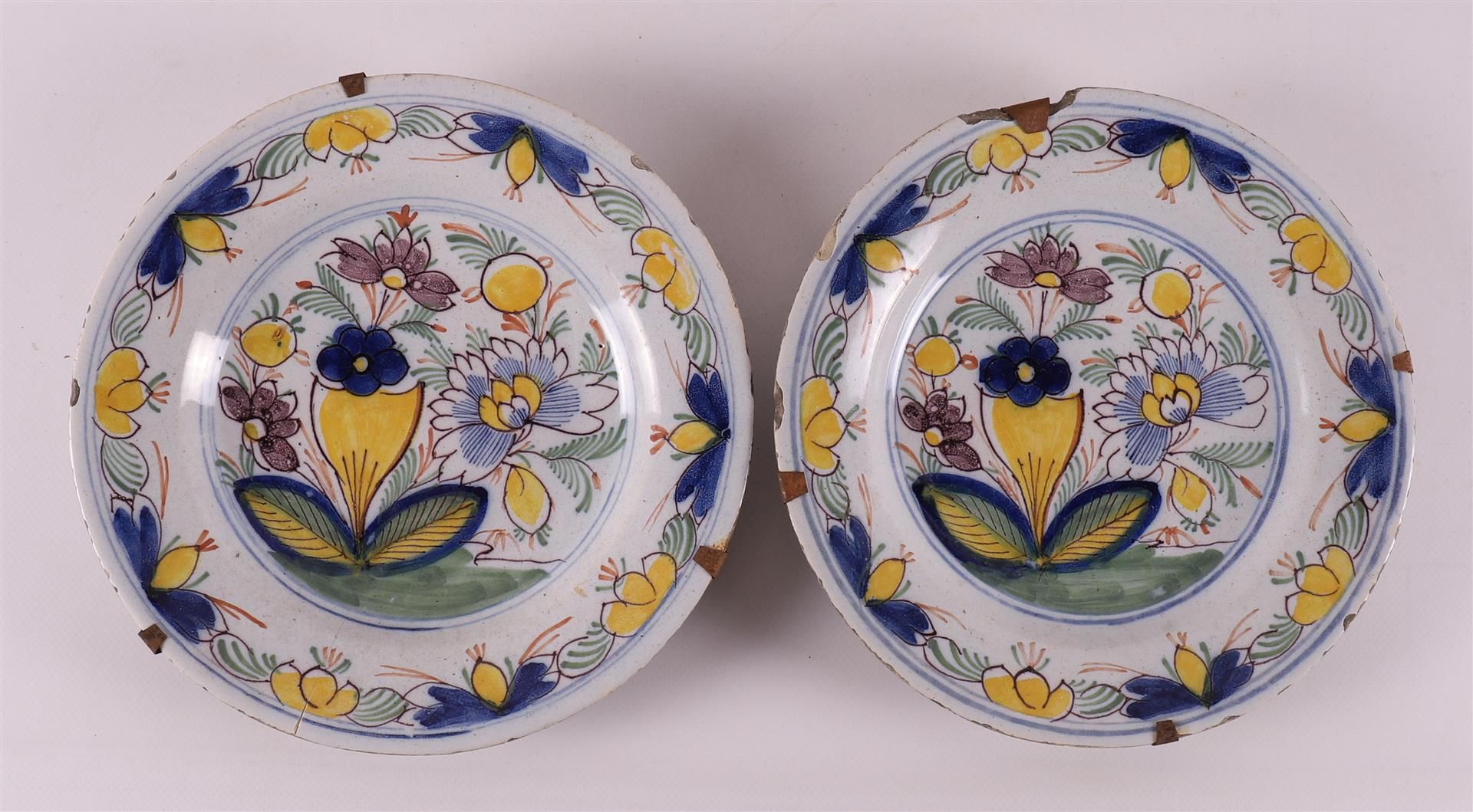 A series of six Delft earthenware plates, 18th century. - Bild 2 aus 8