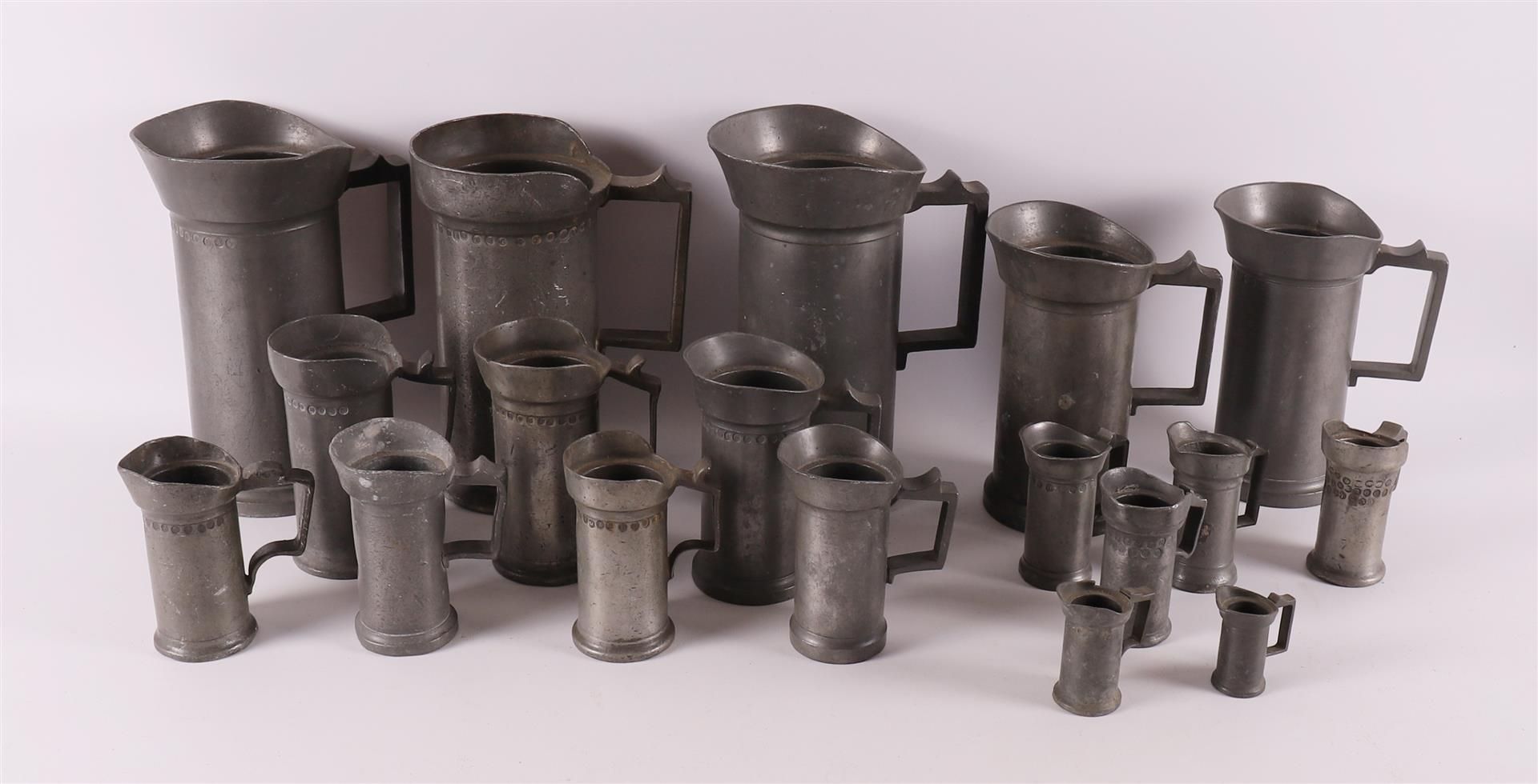A lot of various pewter sizes, 18th/19th century.