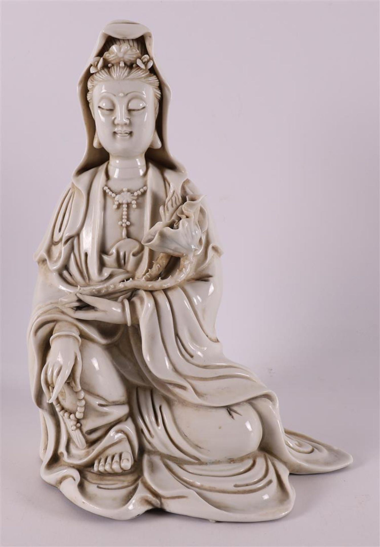 A blank de chine kwanyin in original box, China, 20th century. - Image 2 of 6