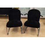 A pair of 413 RH cantilever tubular chairs, design: W.H. Gispen