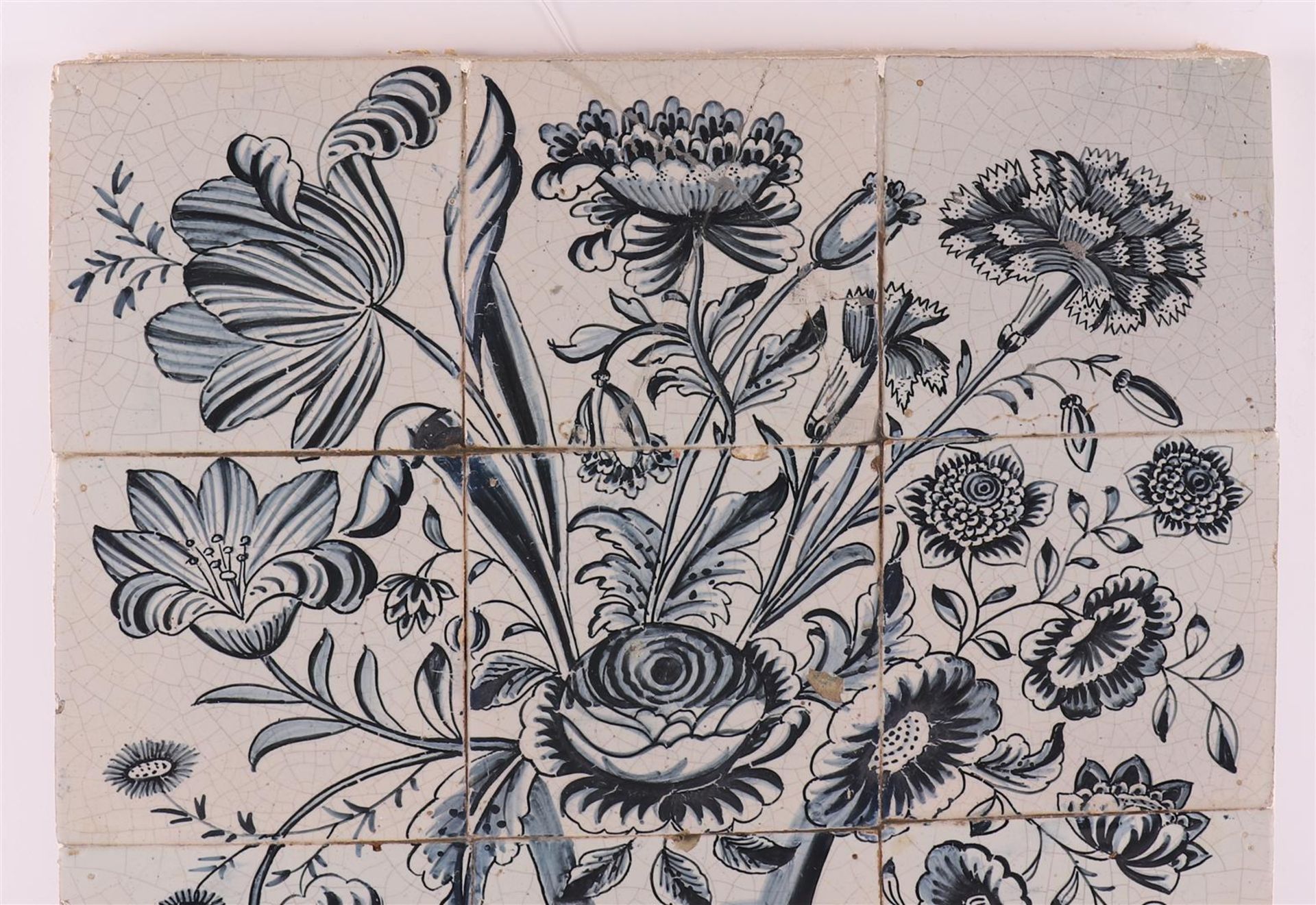 A 12-pass tile tableau with a flower vase decor, Netherlands, 18th century. - Bild 2 aus 6