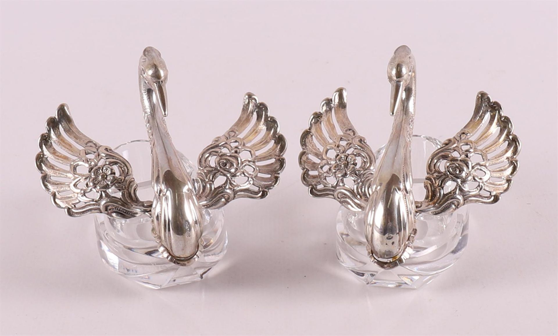 Two white and silver salt shakers in the shape of swans, 20th century. - Image 3 of 3