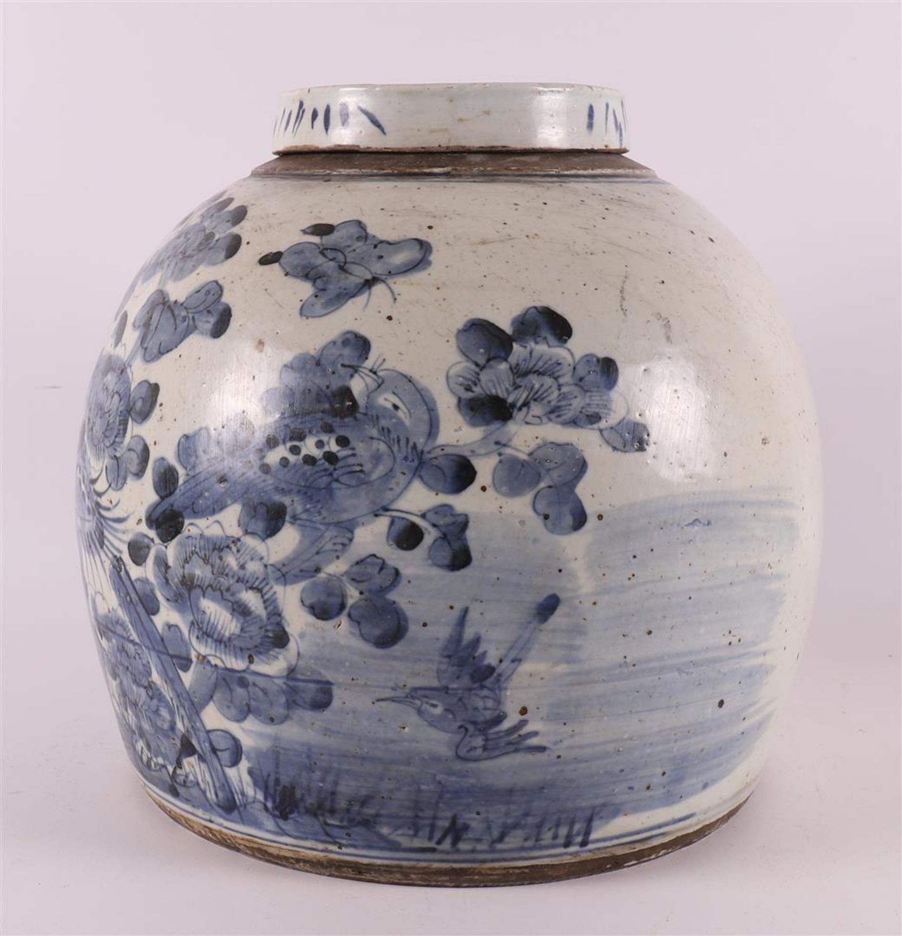 A blue/white porcelain ginger jar with lid, China, 19th century. - Image 3 of 11