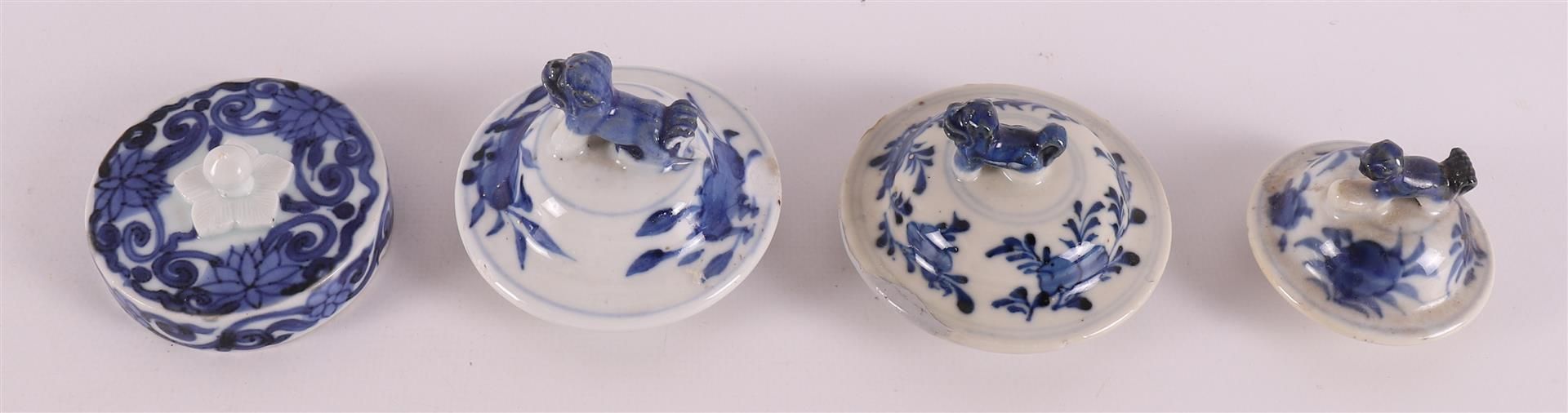 A lot of various Chinese porcelain, including Dog of Foo cencer, 18th century - Bild 10 aus 17
