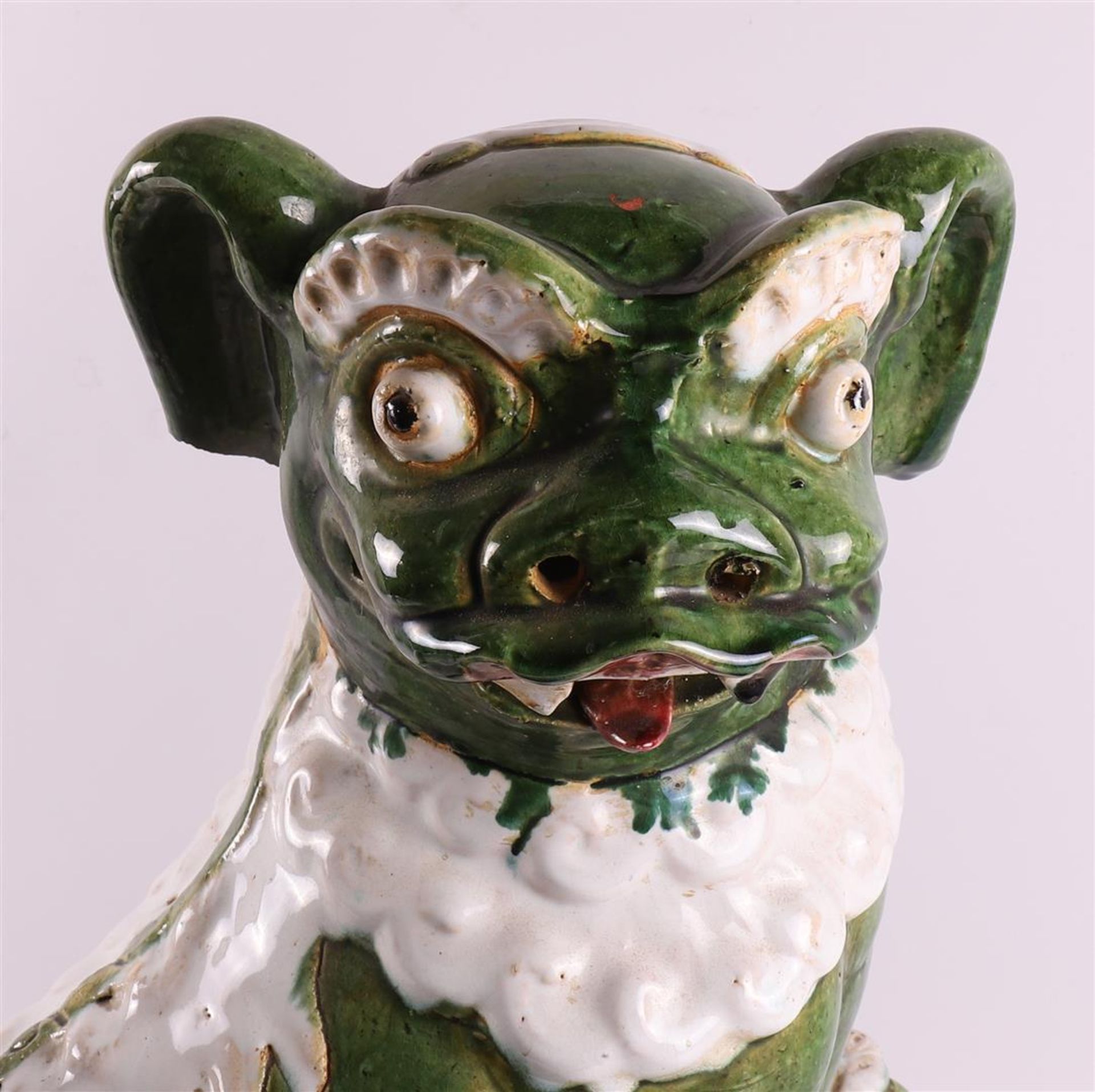 A green/white glazed sitting Dog of Foo, China, circa 1900 - Bild 8 aus 8