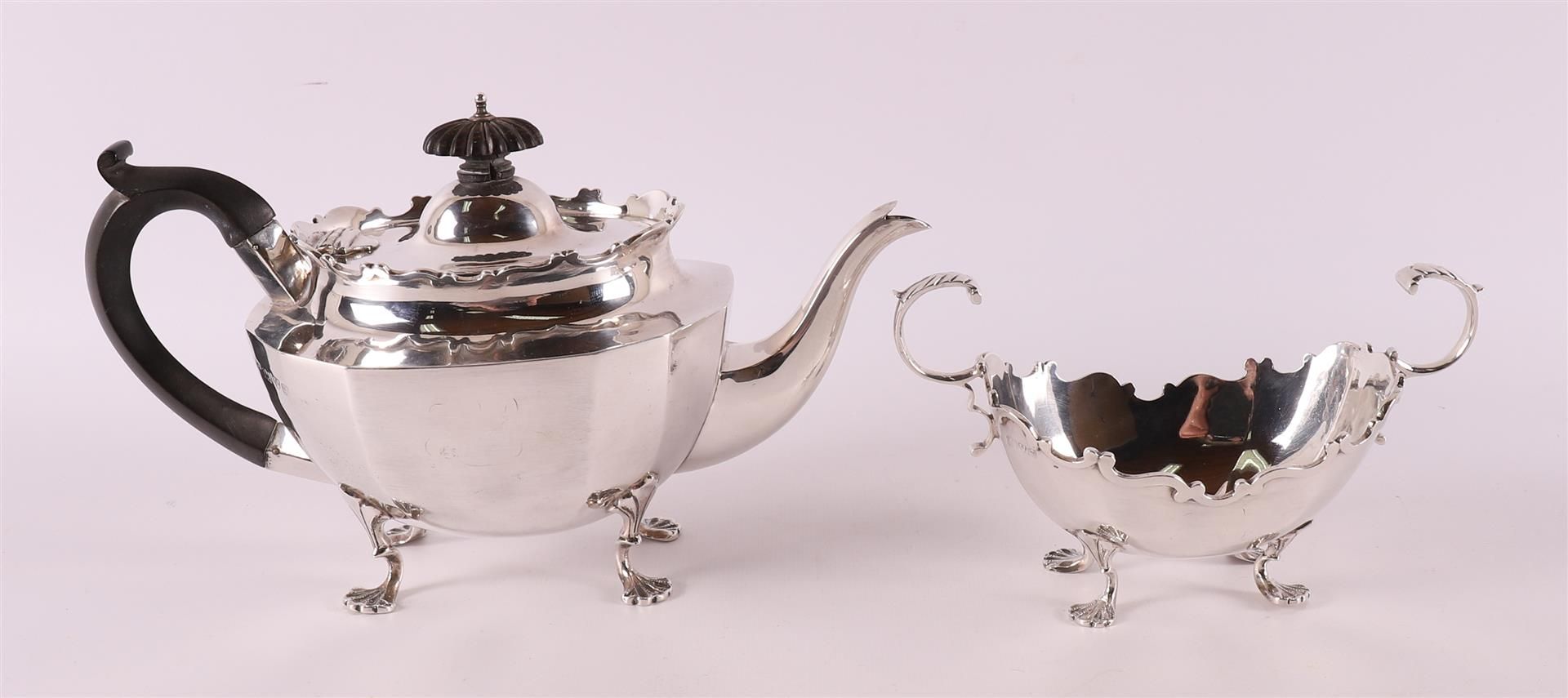 A silver teapot with ebony handle, England, Chester, 1902. - Bild 2 aus 7