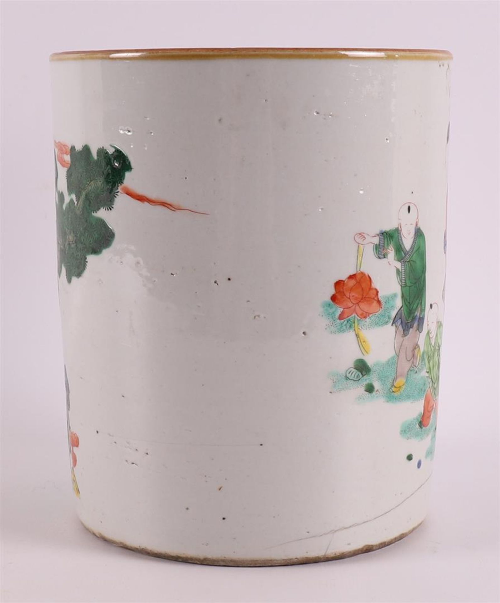 A cylindrical porcelain famille verte brush pot, China, late 19th century - Image 4 of 8