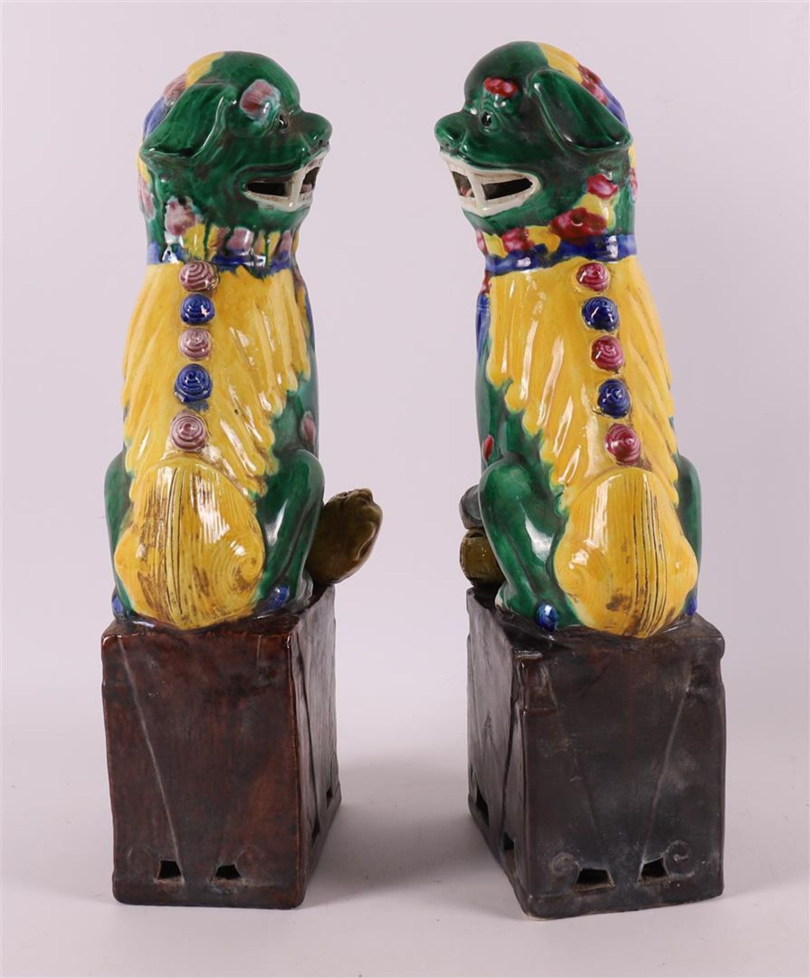 A pair of Sansai porcelain Dog of Foo, China, 20th century. - Image 2 of 5