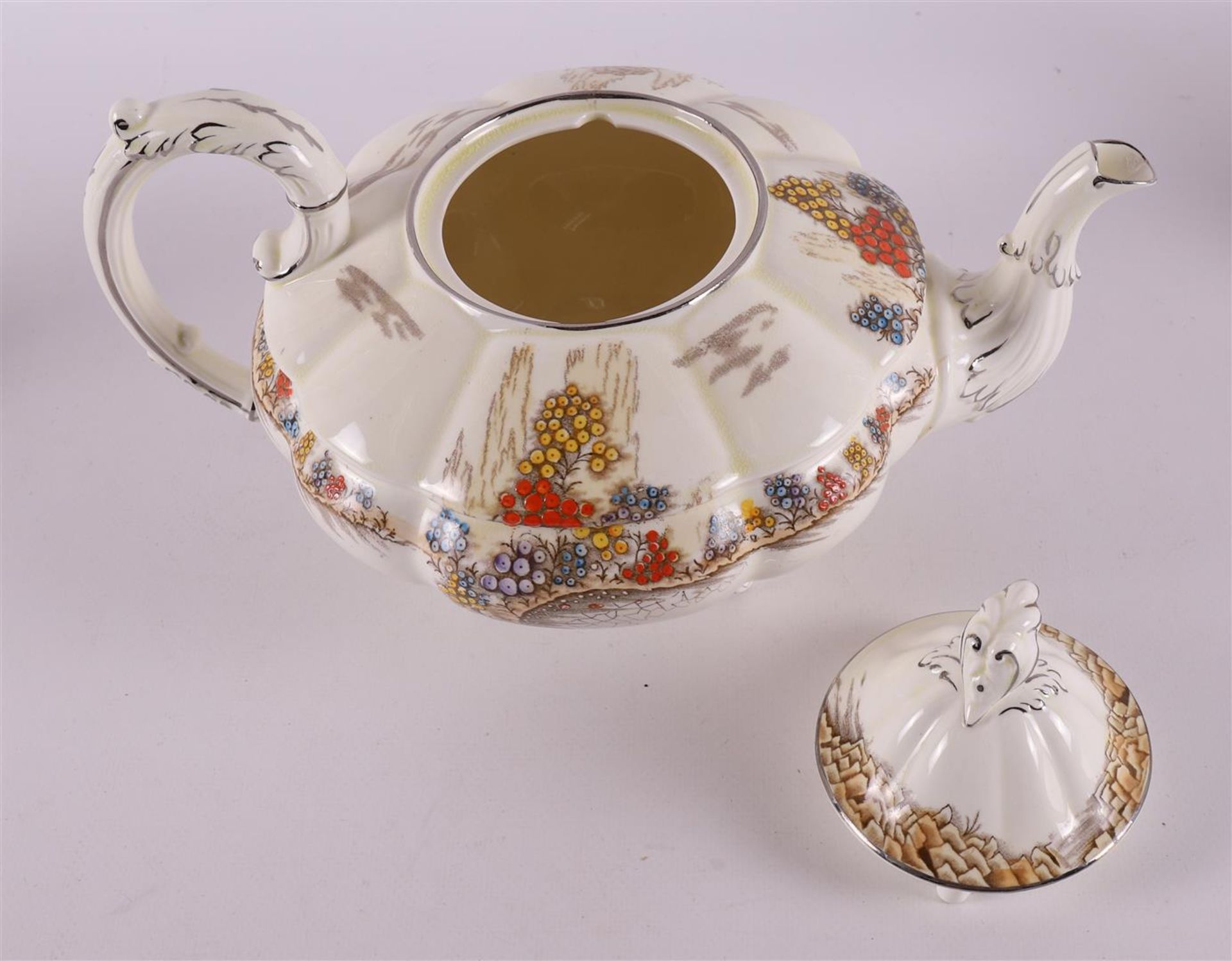 A creamware teapot with sugar bowl and milk jug, England, Stafford, 20th century - Bild 4 aus 12