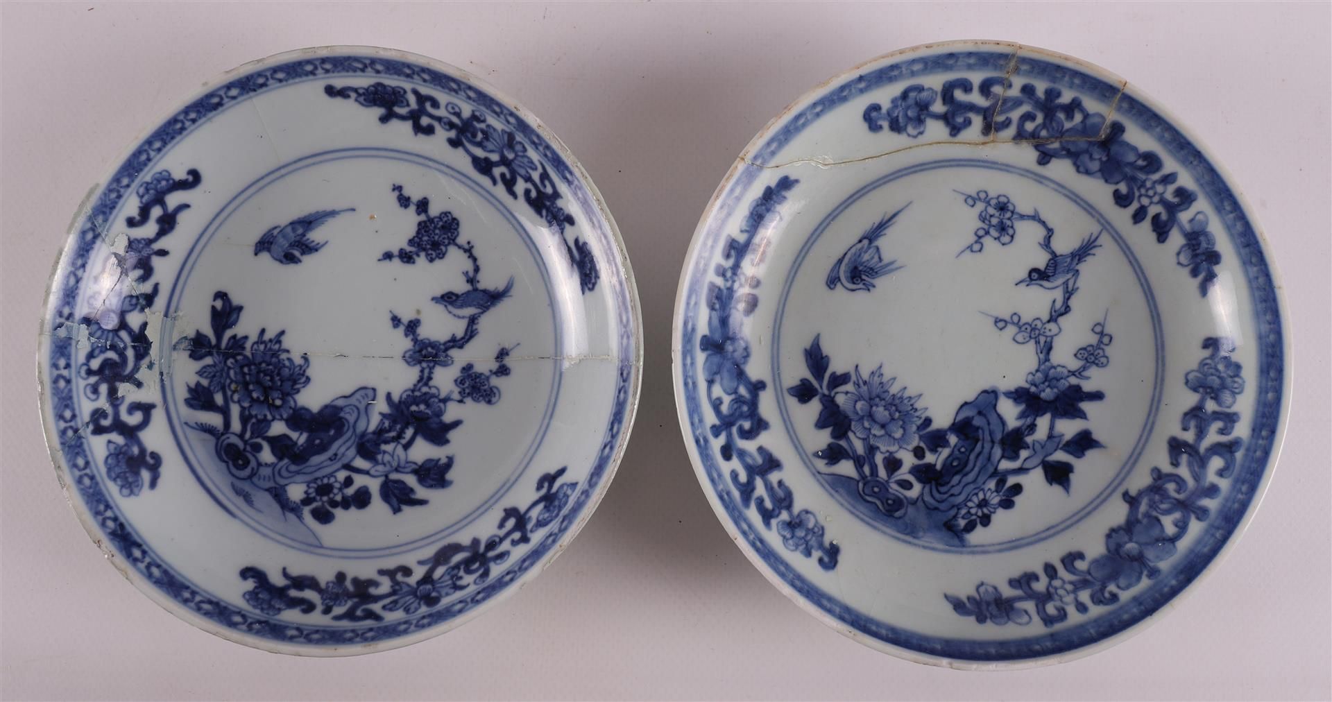 A lot of various blue/white porcelain, China/Japan, including 18th century. - Image 6 of 19