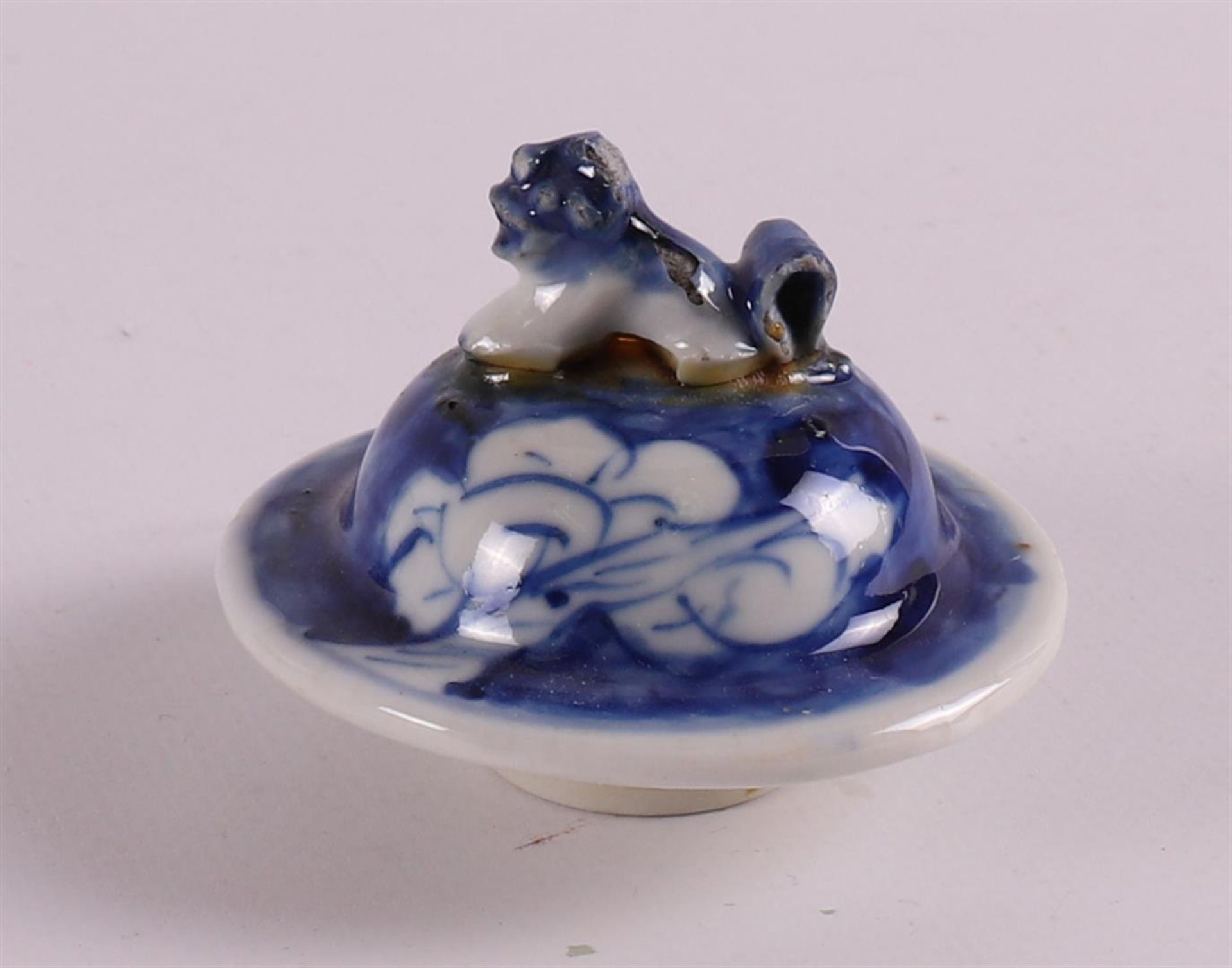 A lot of various blue/white porcelain, China/Japan, including 18th century. - Image 15 of 19