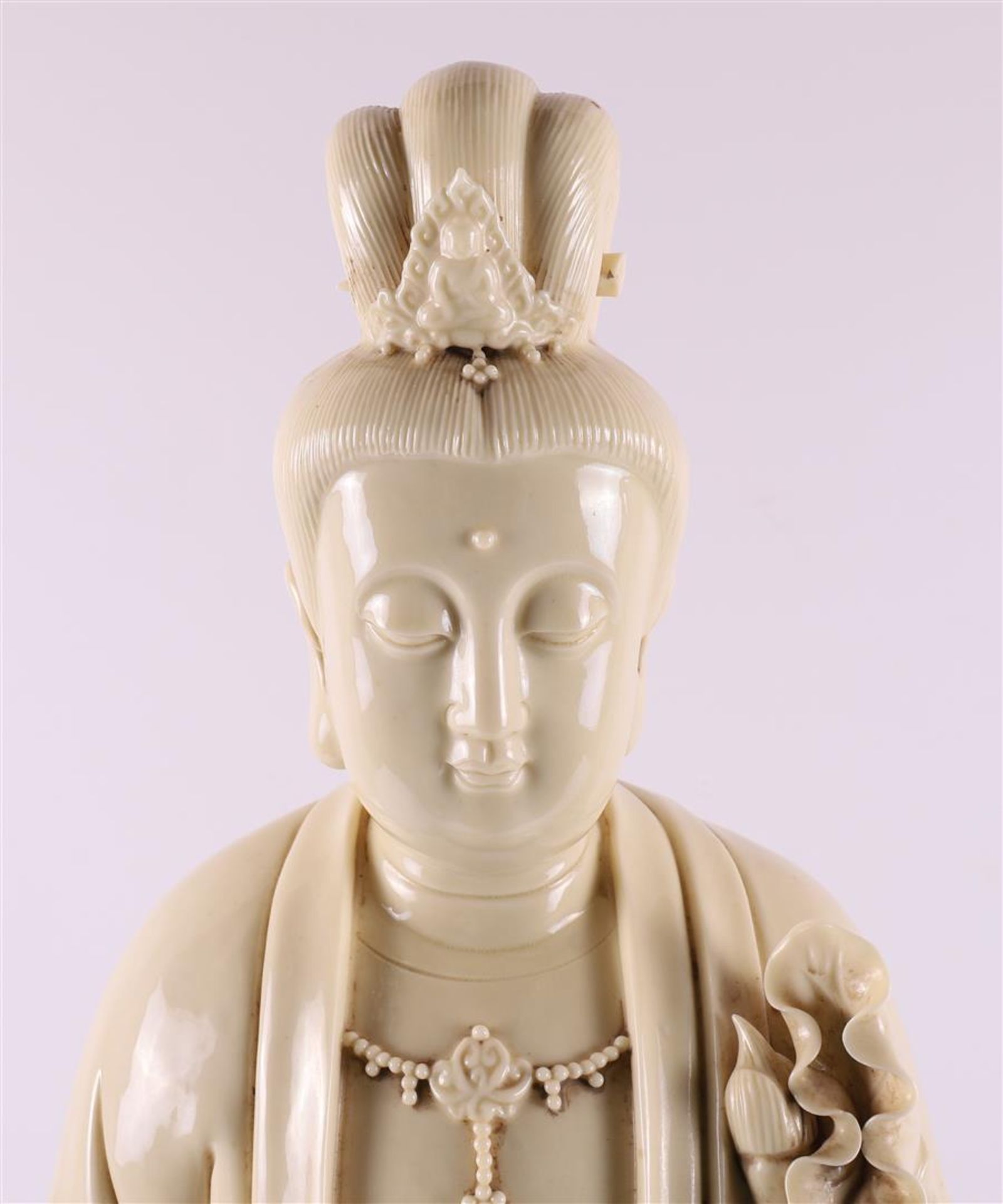 A white Chinese Kwan Yin standing on a lotus crown, China, 20th century. - Image 3 of 15