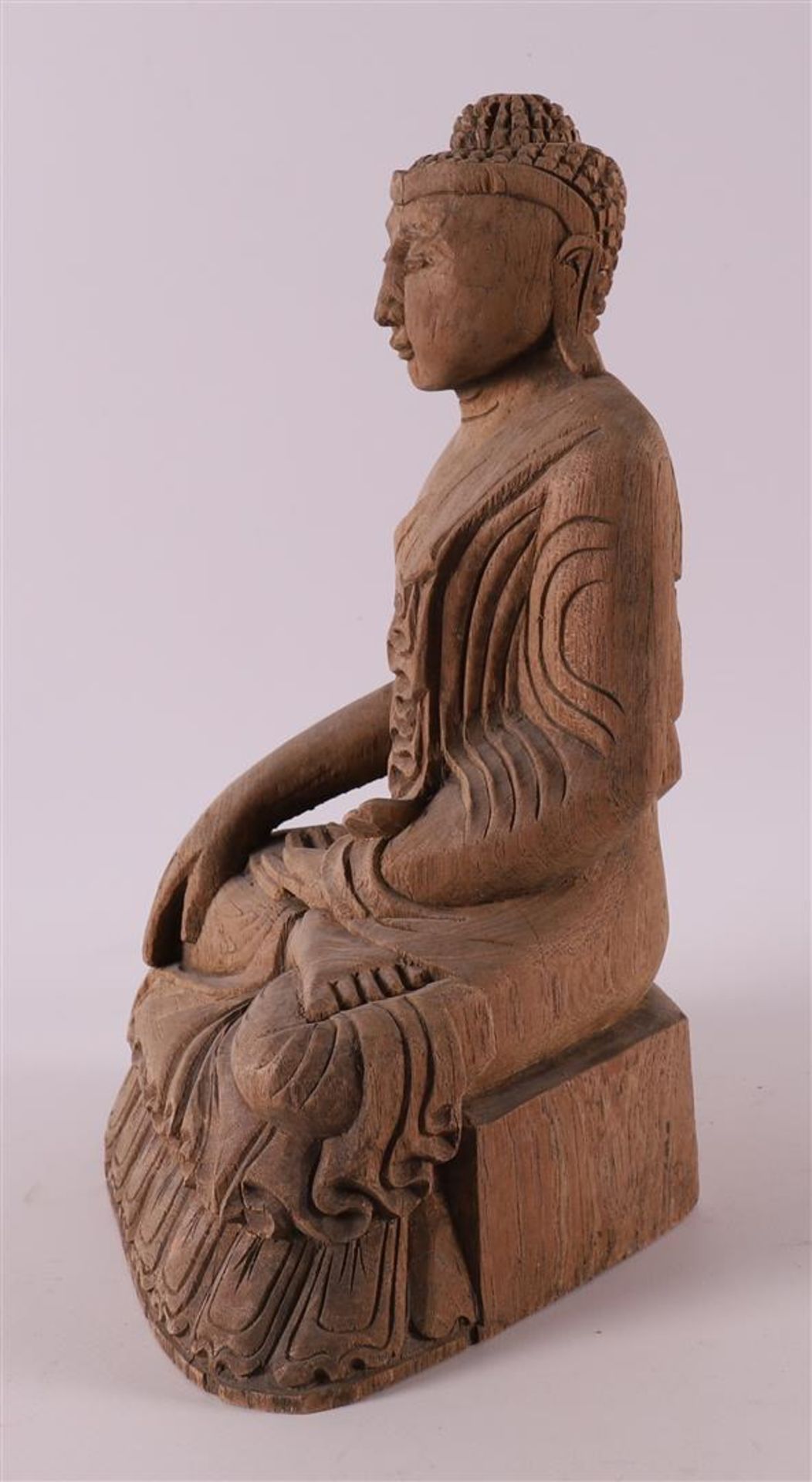 A carved wooden seated Buddha, Nepal/India, 20th century. - Bild 4 aus 4