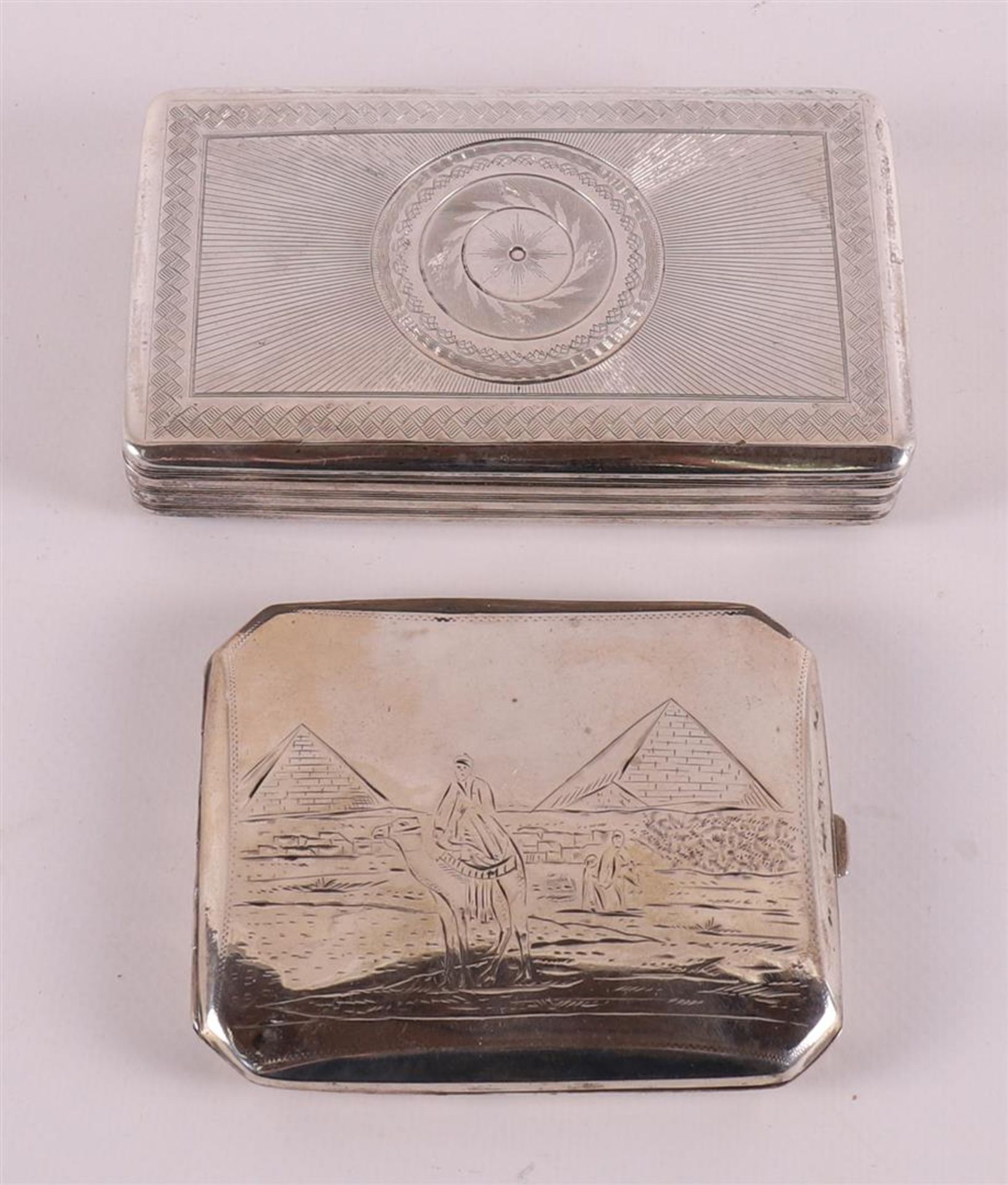 A second grade 835/1000 silver tobacco box, year letter 1831.