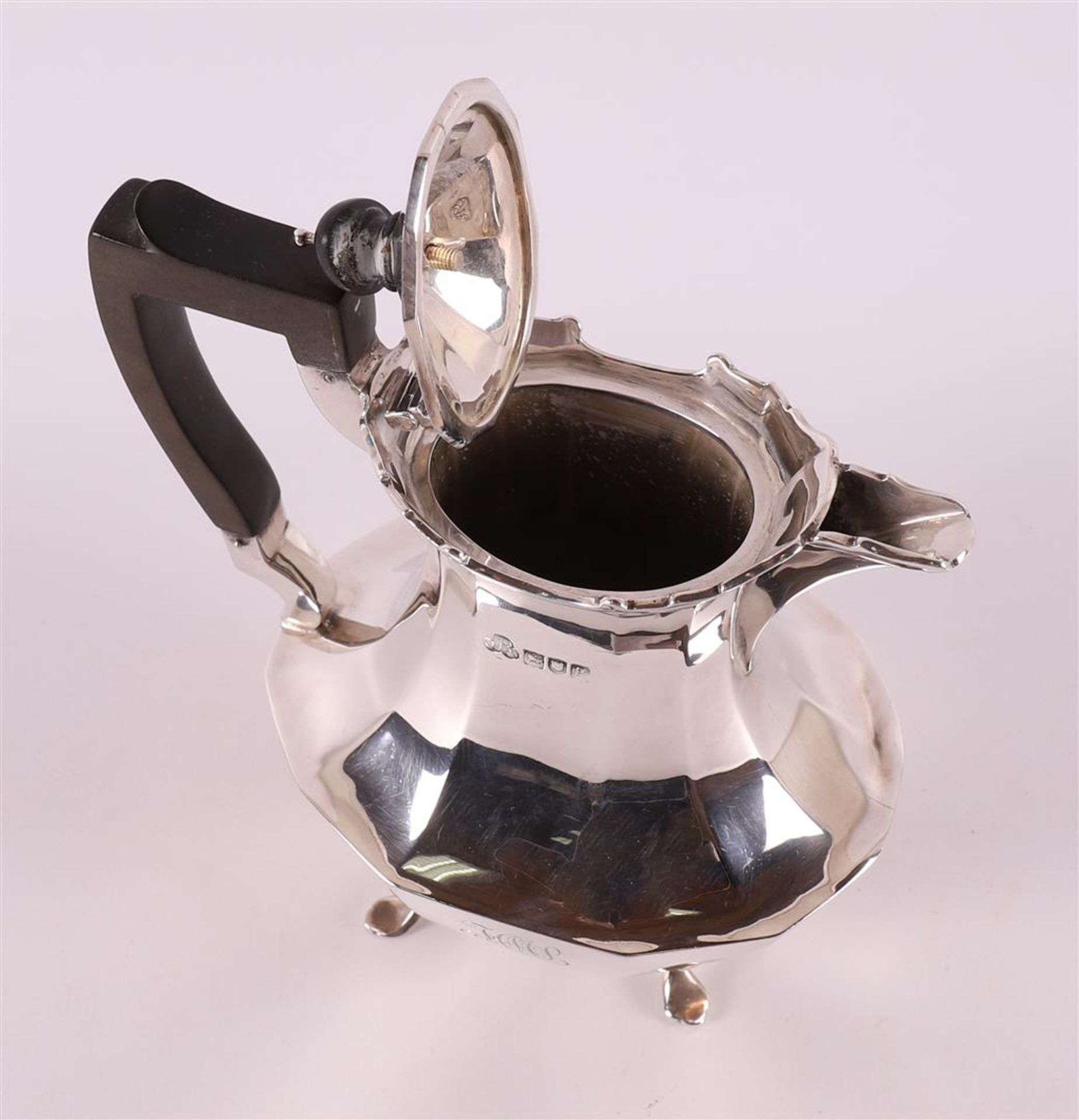 A silver teapot with ebony handle, England, year letter 1902 - Image 5 of 5