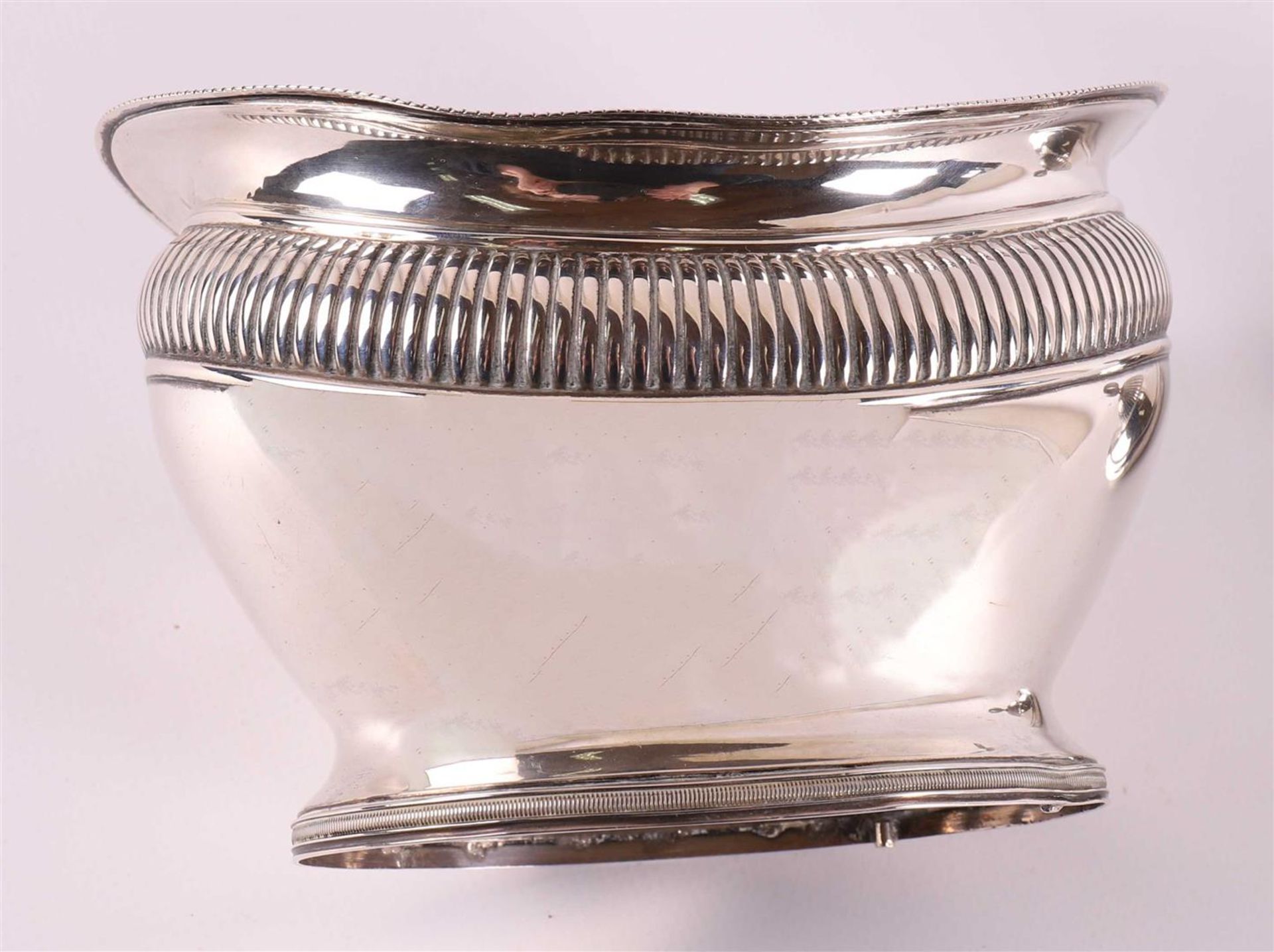 A 1st grade 925/1000 silver Empire boat-shaped tobacco lidded jar, - Image 8 of 9