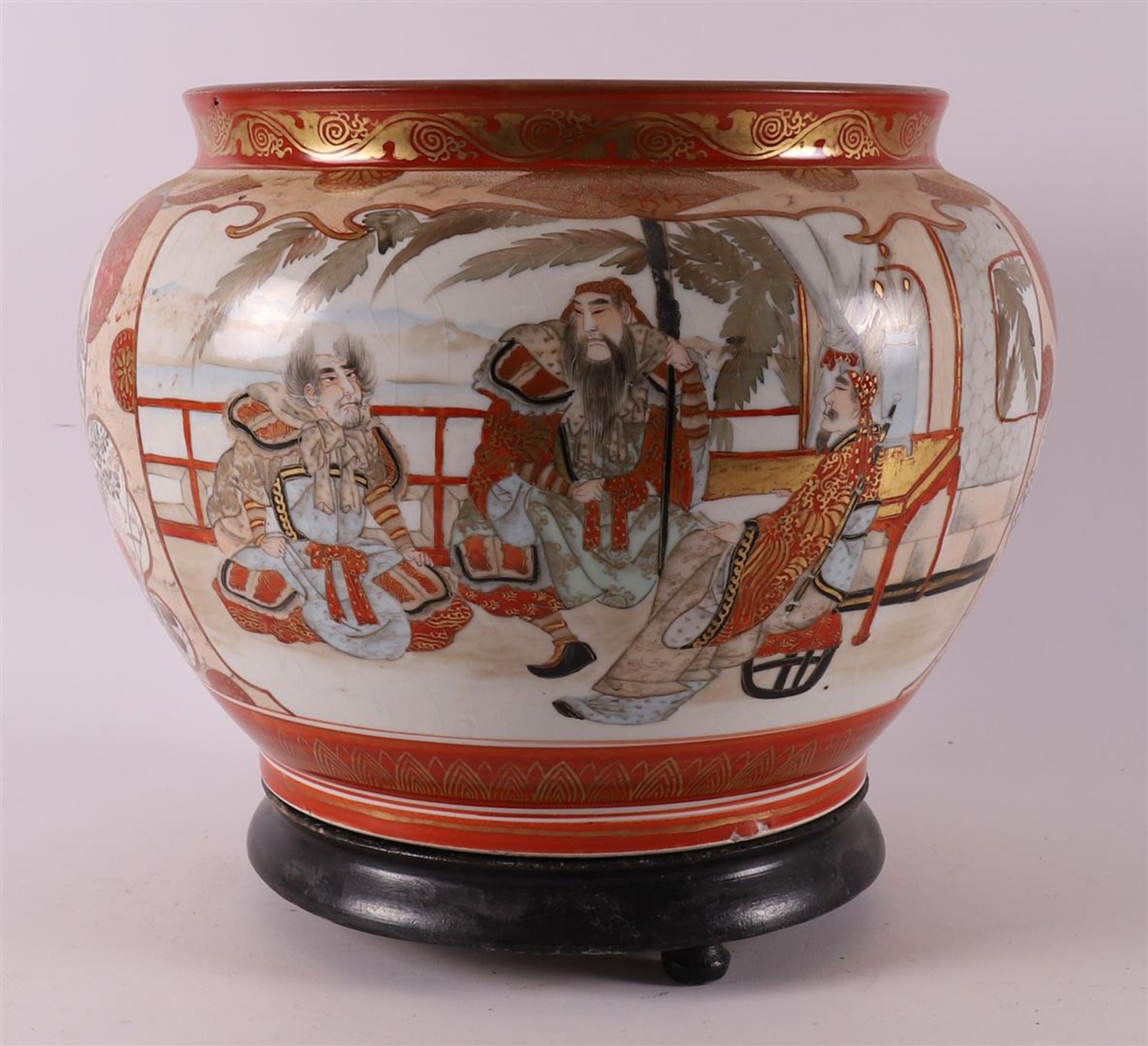 A kutani porcelain cache pot on a loose base, Japan, Meiji, around 1900. - Bild 3 aus 6