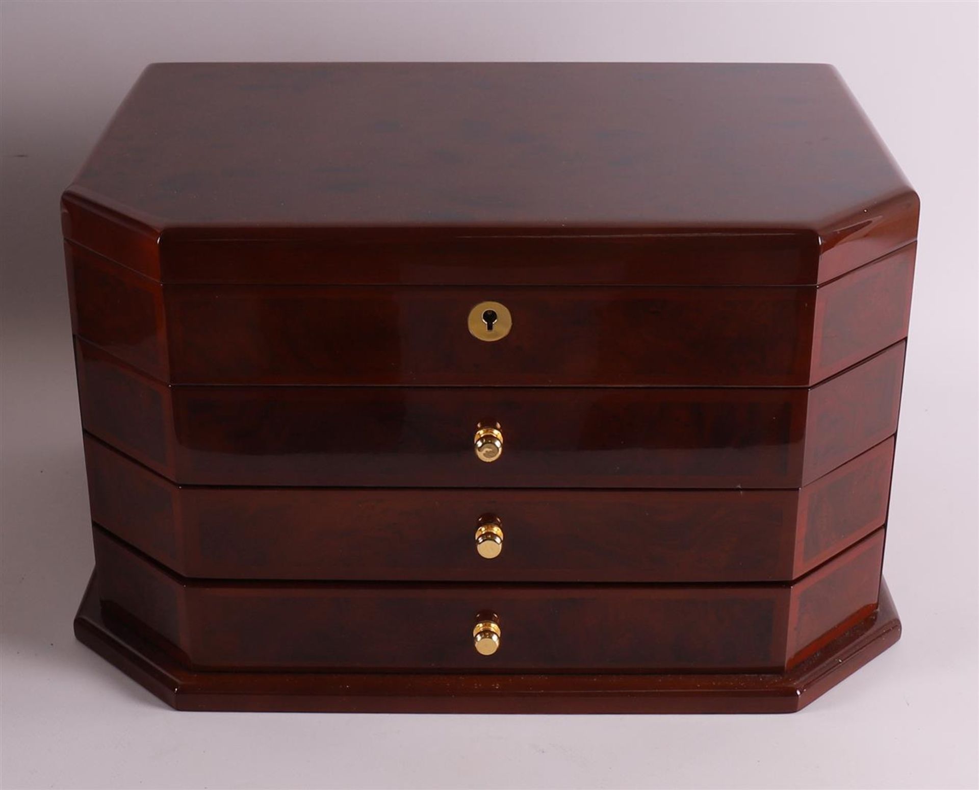 A burr walnut jewelry storage case with four drawers, Queen by buben & Zorweg, - Image 2 of 2