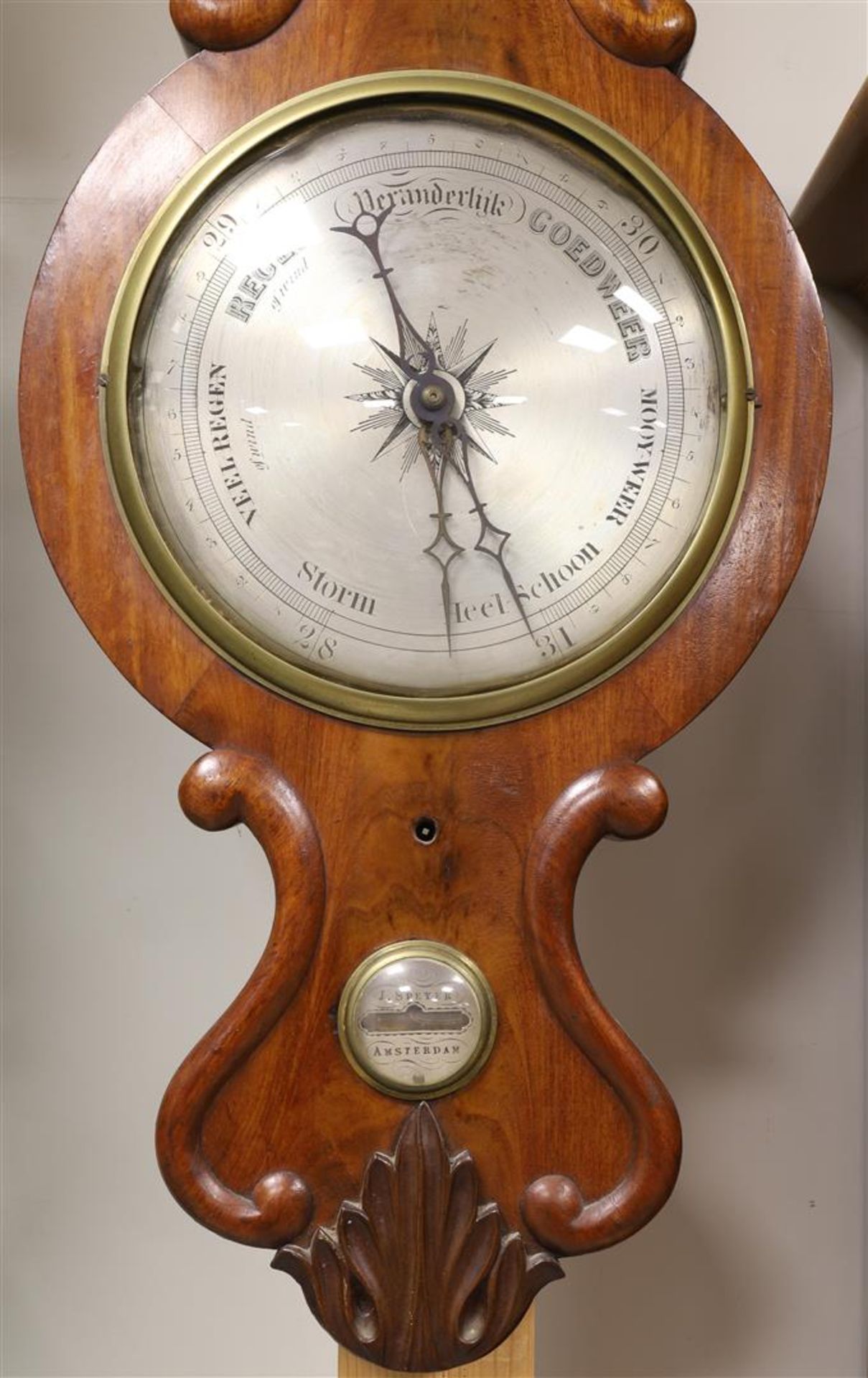 A banjo barometer/thermometer, 1st quarter of the 19th century. - Bild 2 aus 3