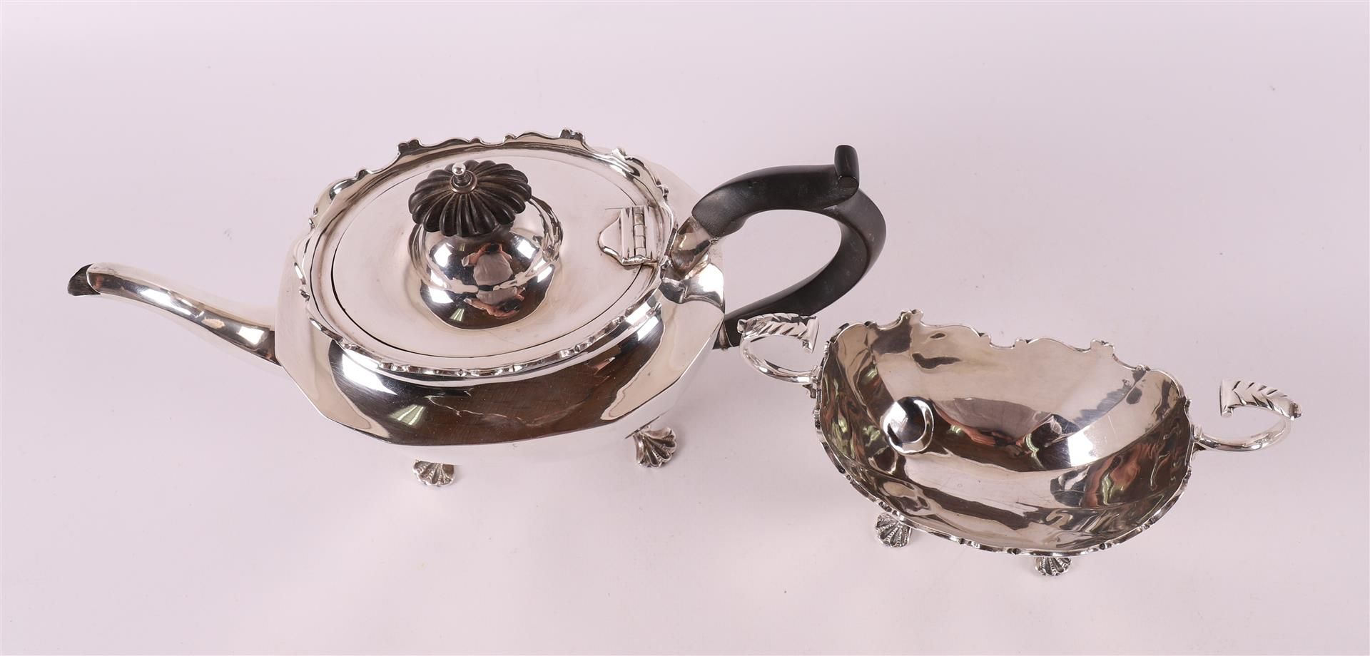 A silver teapot with ebony handle, England, Chester, 1902. - Bild 4 aus 7
