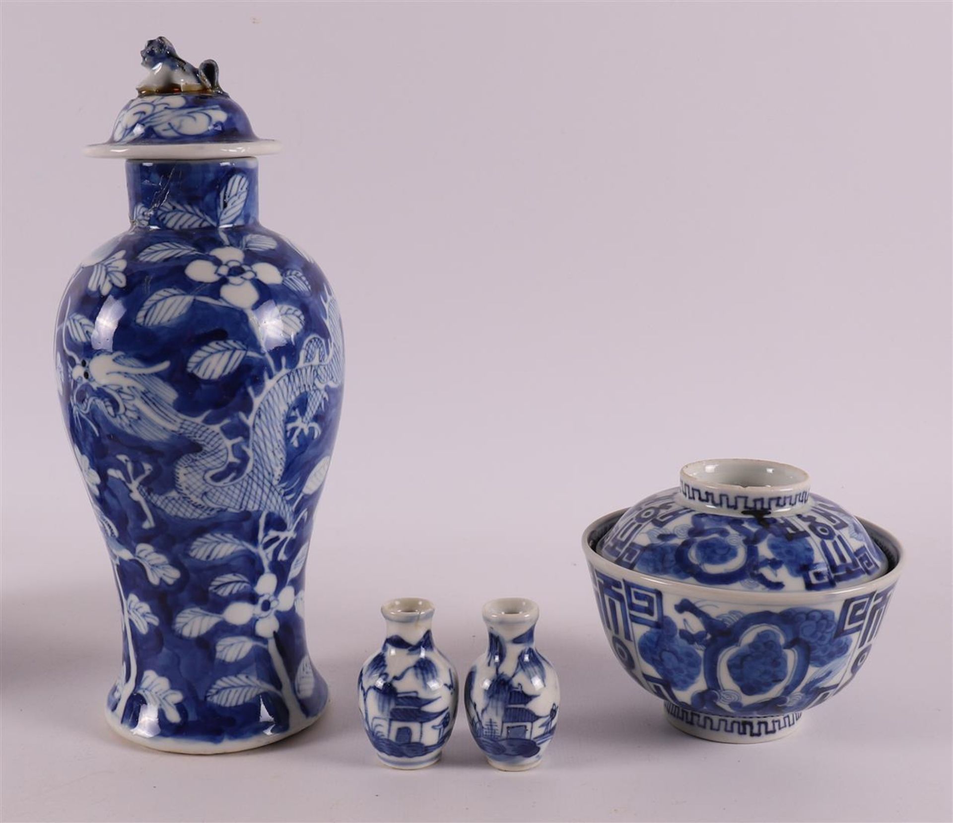 A lot of various blue/white porcelain, China/Japan, including 18th century. - Image 10 of 19