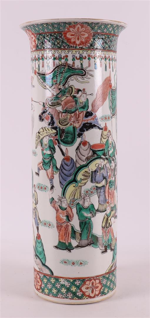 A cylindrical porcelain famille verte vase, China, circa 1900. - Image 4 of 8