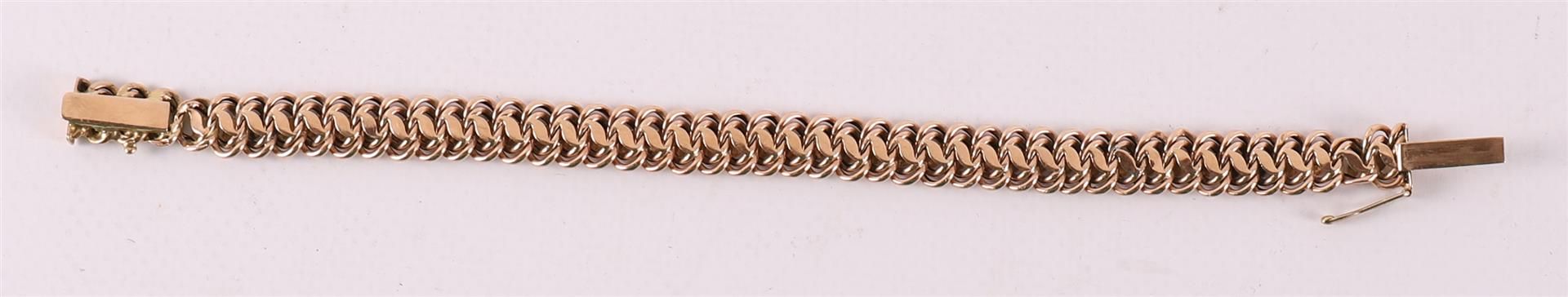 A 14 kt 585/1000 yellow gold gourmet bracelet. - Bild 3 aus 3