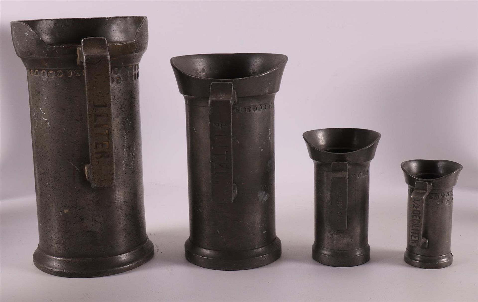A lot of various pewter sizes, 18th/19th century. - Bild 2 aus 6