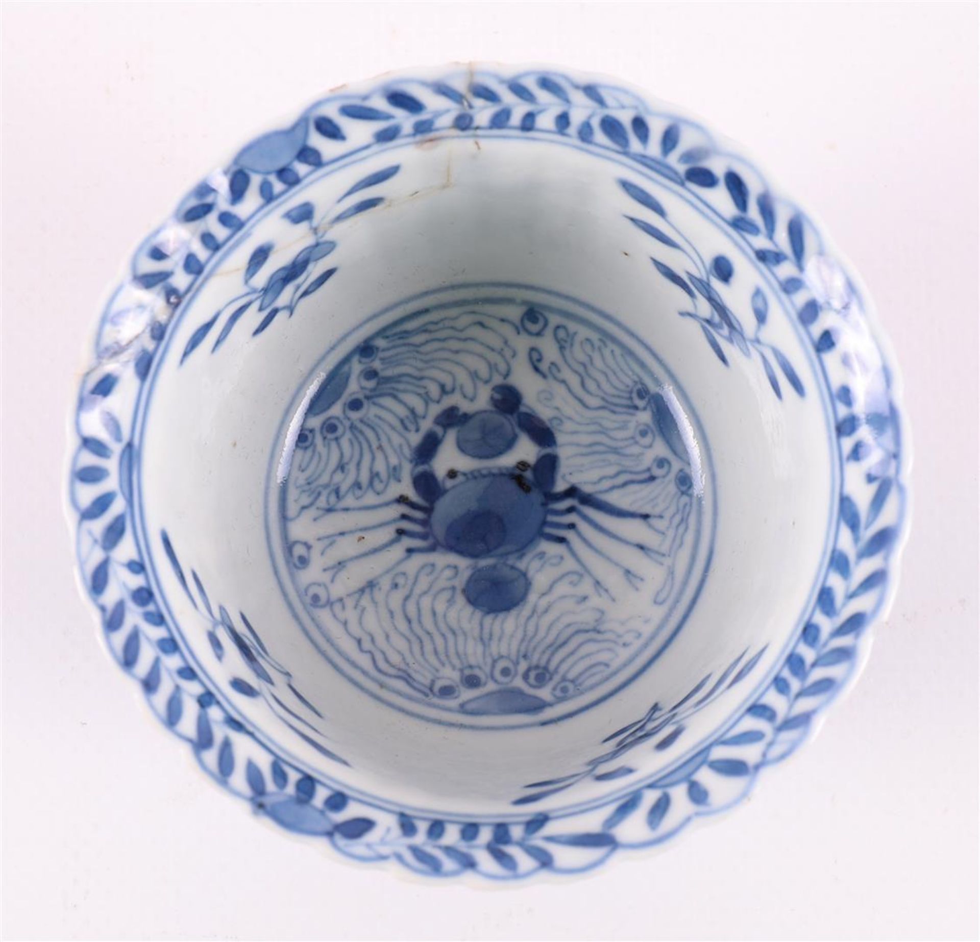 A blue/white porcelain contoured dish, China, Kangxi, around 1700. - Bild 12 aus 15