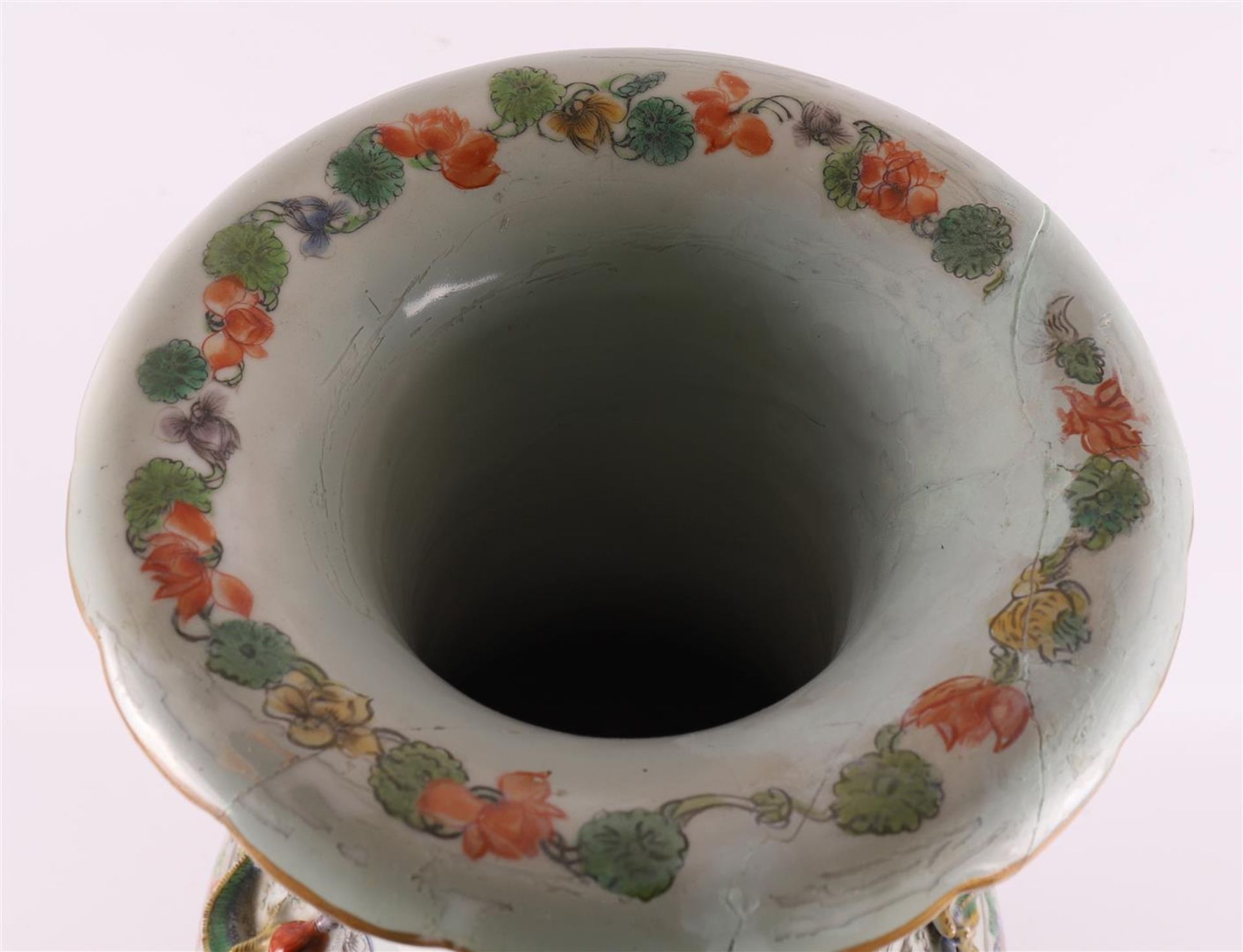 A porcelain baluster-shaped famille verte vase, China, 19th century. - Bild 13 aus 19