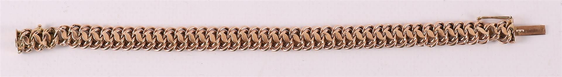 A 14 kt 585/1000 yellow gold gourmet bracelet. - Bild 2 aus 3