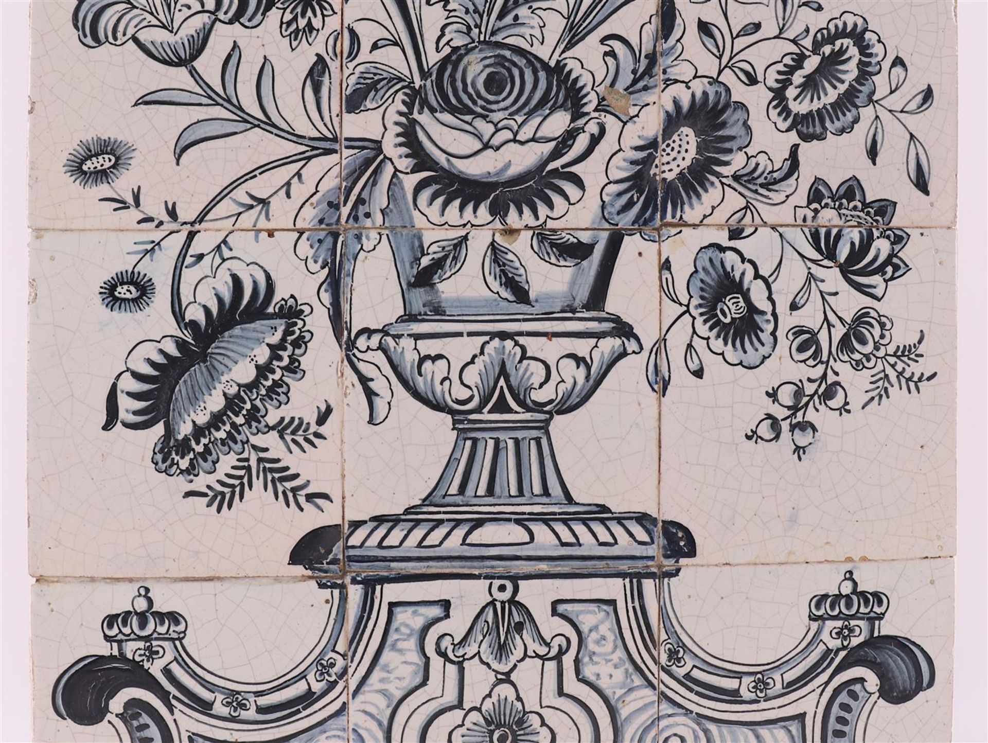 A 12-pass tile tableau with a flower vase decor, Netherlands, 18th century. - Bild 4 aus 6