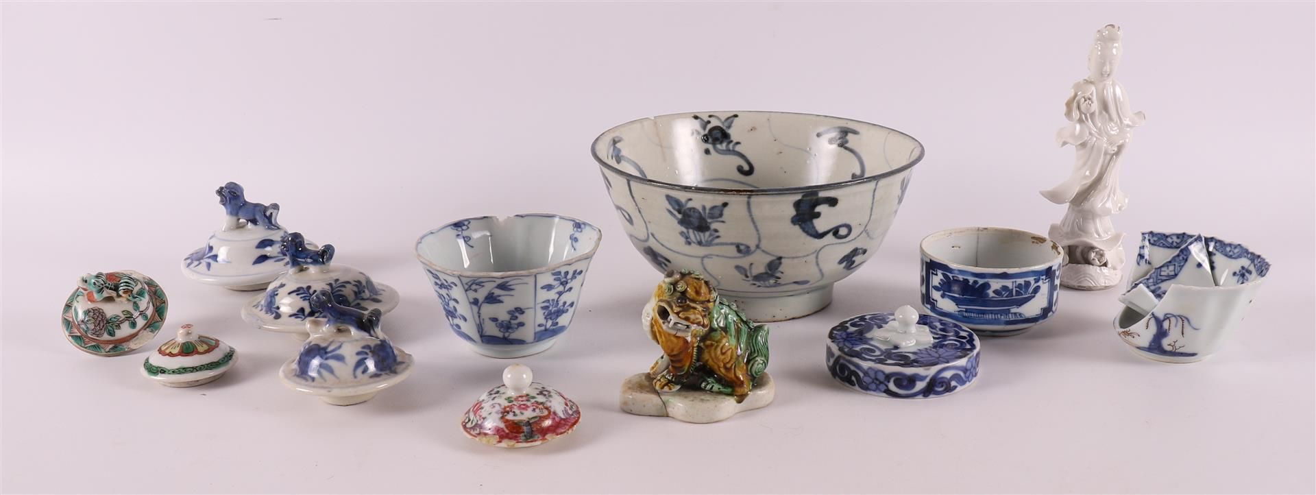 A lot of various Chinese porcelain, including Dog of Foo cencer, 18th century