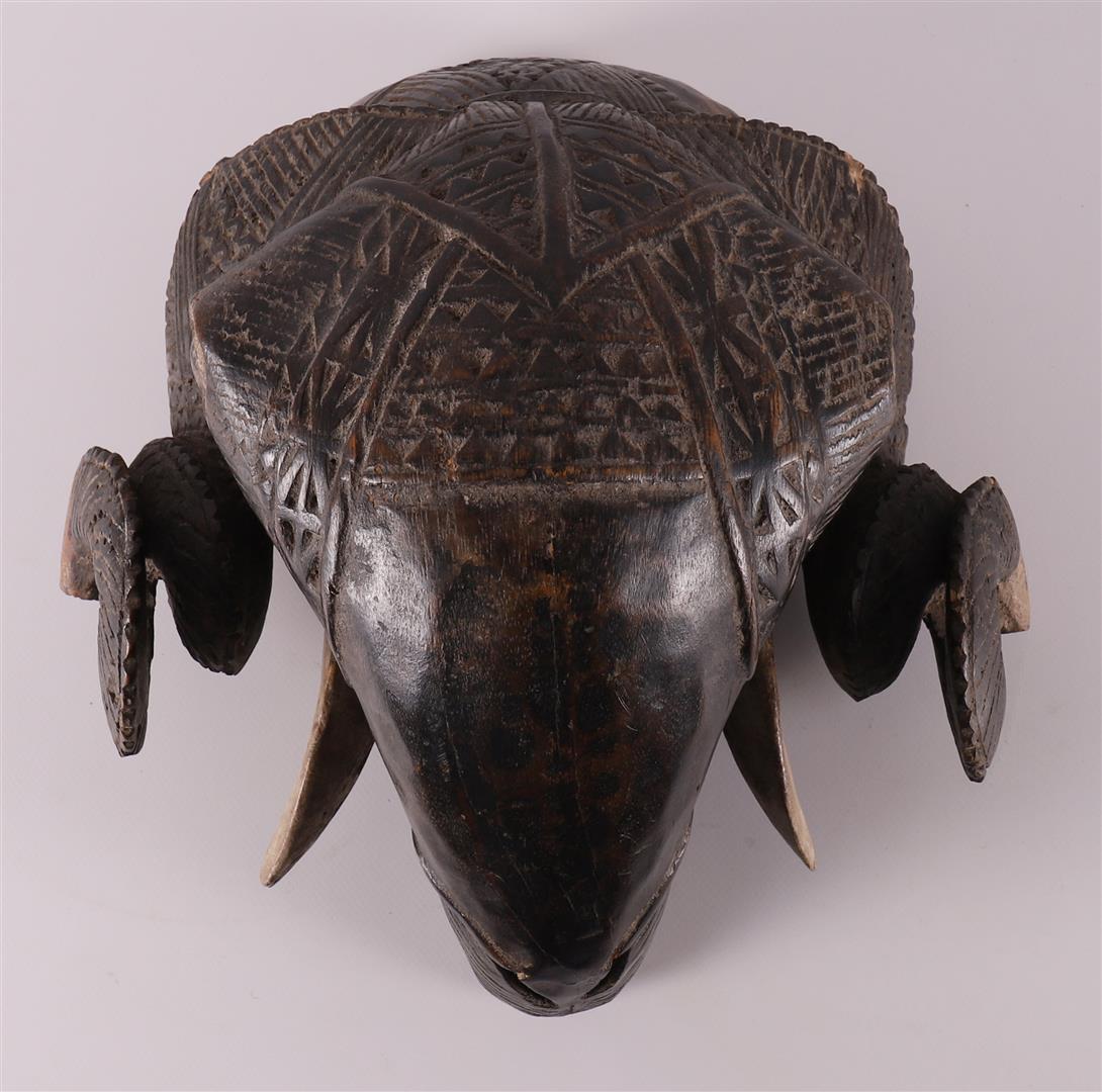 Ethnographic/tribal. A wooden ram mask, Baule tribe, Ivory Coast, Africa. - Image 2 of 5