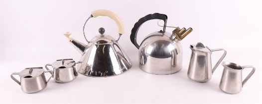 A lot of diverse Alessi, consisting of: whistling kettles and milk and sugar set