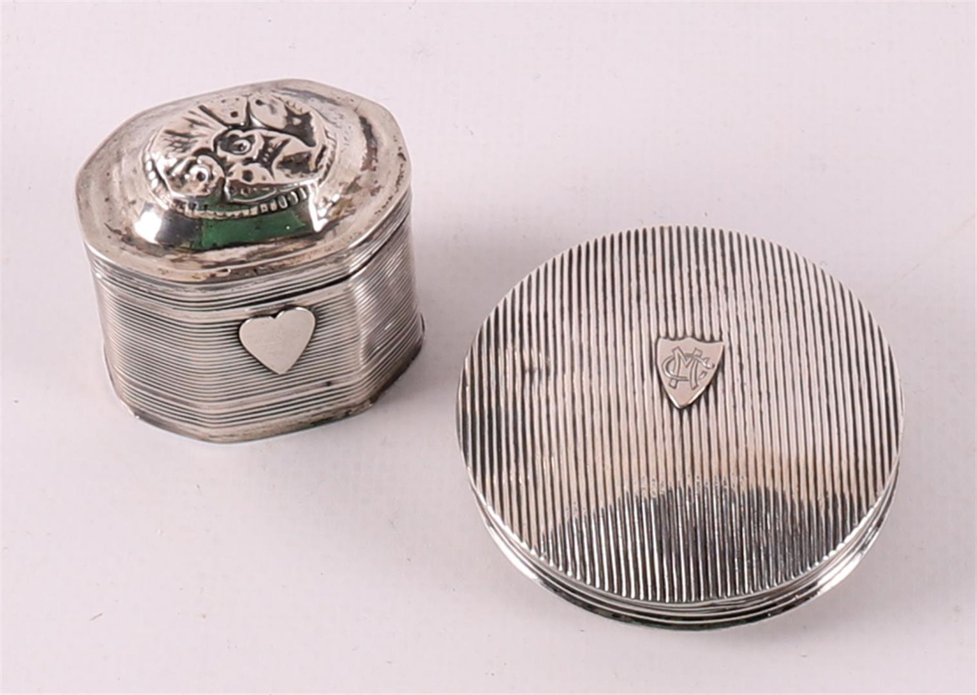 A silver lodderein box and peppermint box, 19th century.