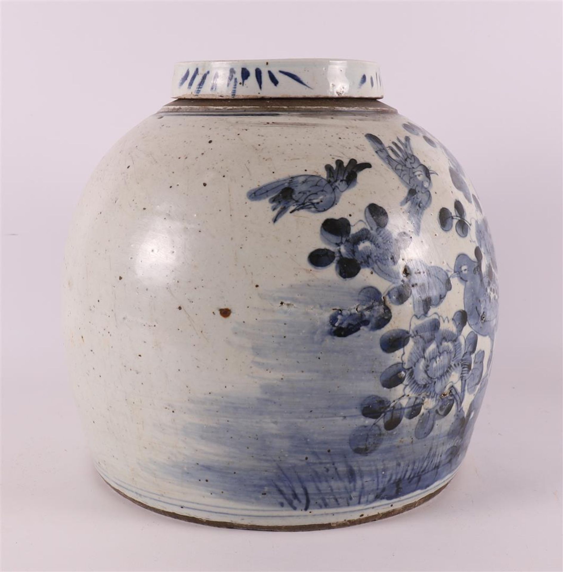 A blue/white porcelain ginger jar with lid, China, 19th century. - Image 2 of 11