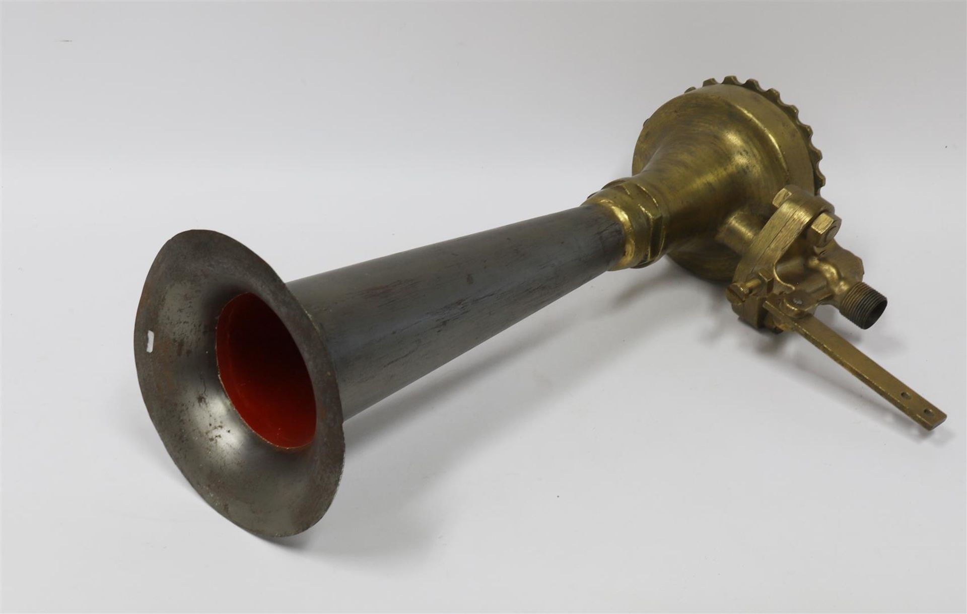 A bronze and metal ship's horn, 20th century. - Bild 3 aus 3