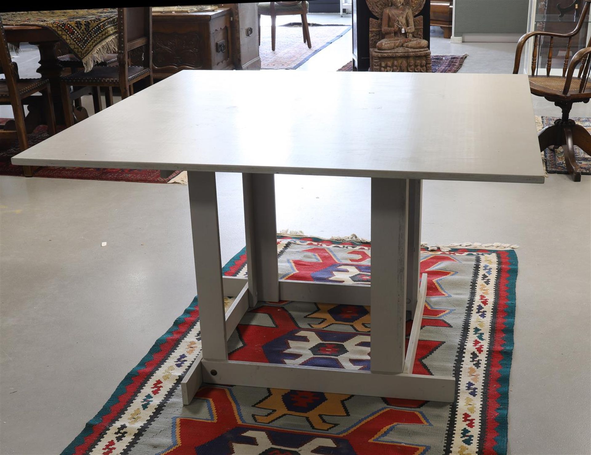 A designer dining room table and four chairs, design: Henk Lampe (Sneek 1951) - Image 8 of 8