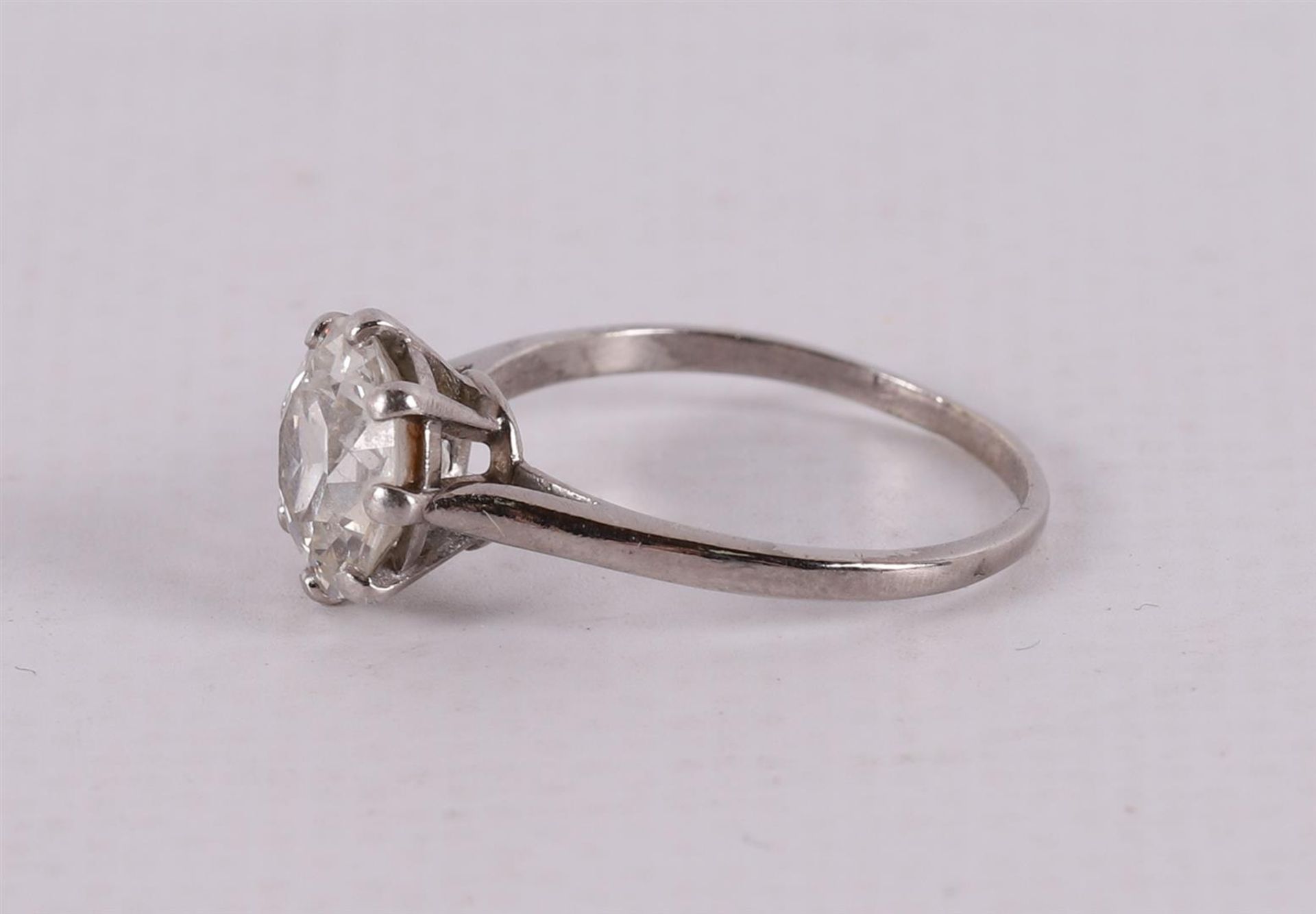 A white gold solitaire ring with brilliant cut diamond of 2.50 crt. - Image 2 of 5