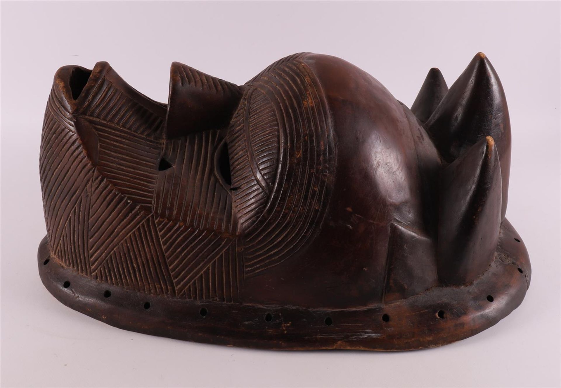 Ethnographic/tribal. A wooden mask, Basonge, Congo, Africa, 2nd half of the 20th - Bild 3 aus 4