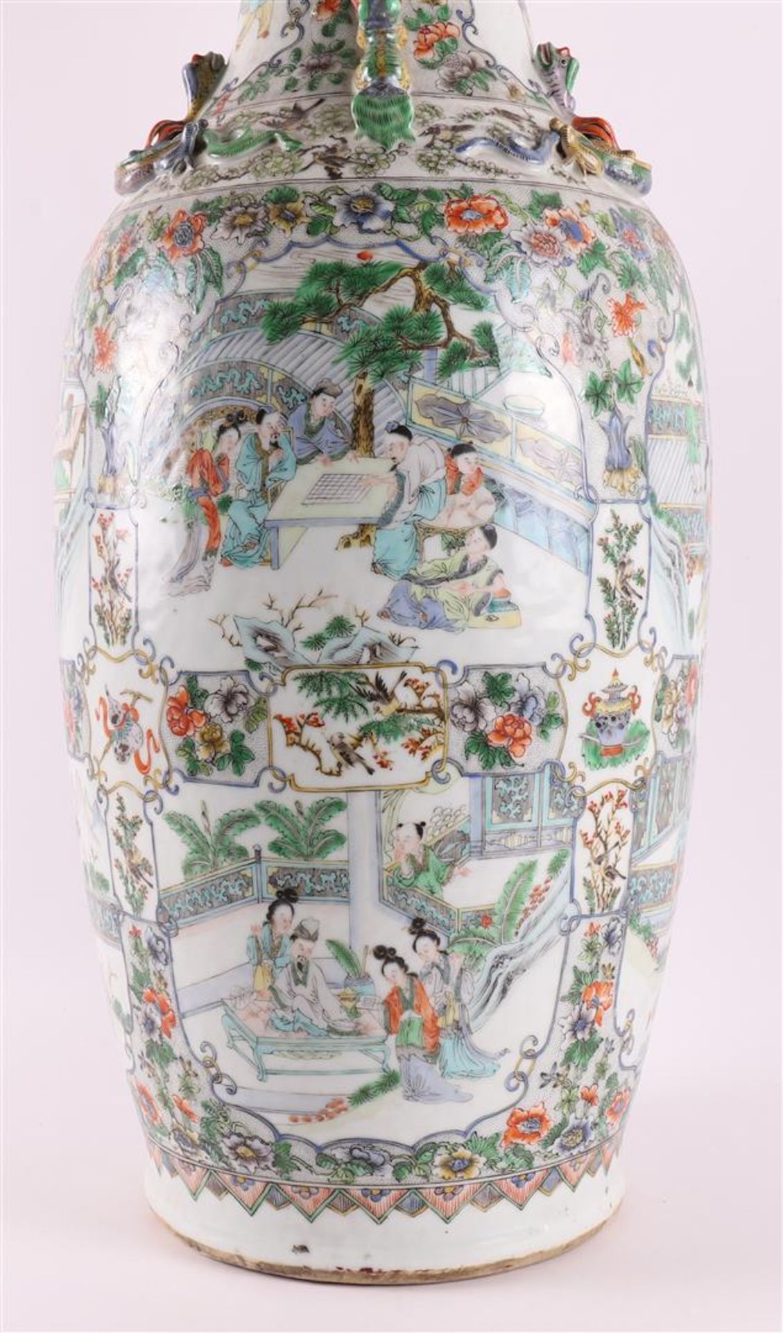 A porcelain baluster-shaped famille verte vase, China, 19th century. - Bild 12 aus 19