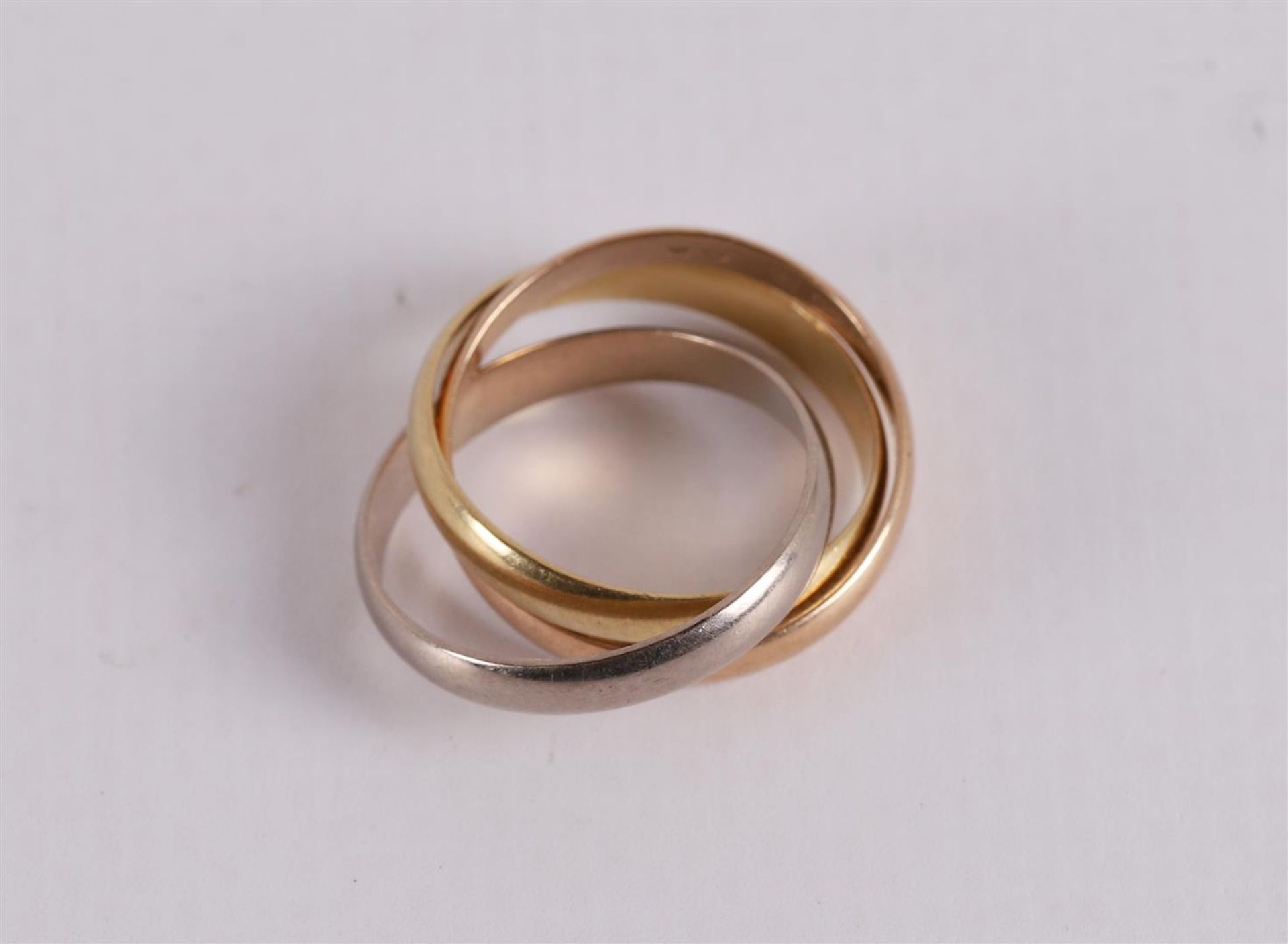 An 18 kt gold ring. Cartier Trinity, tricolor. - Image 2 of 2