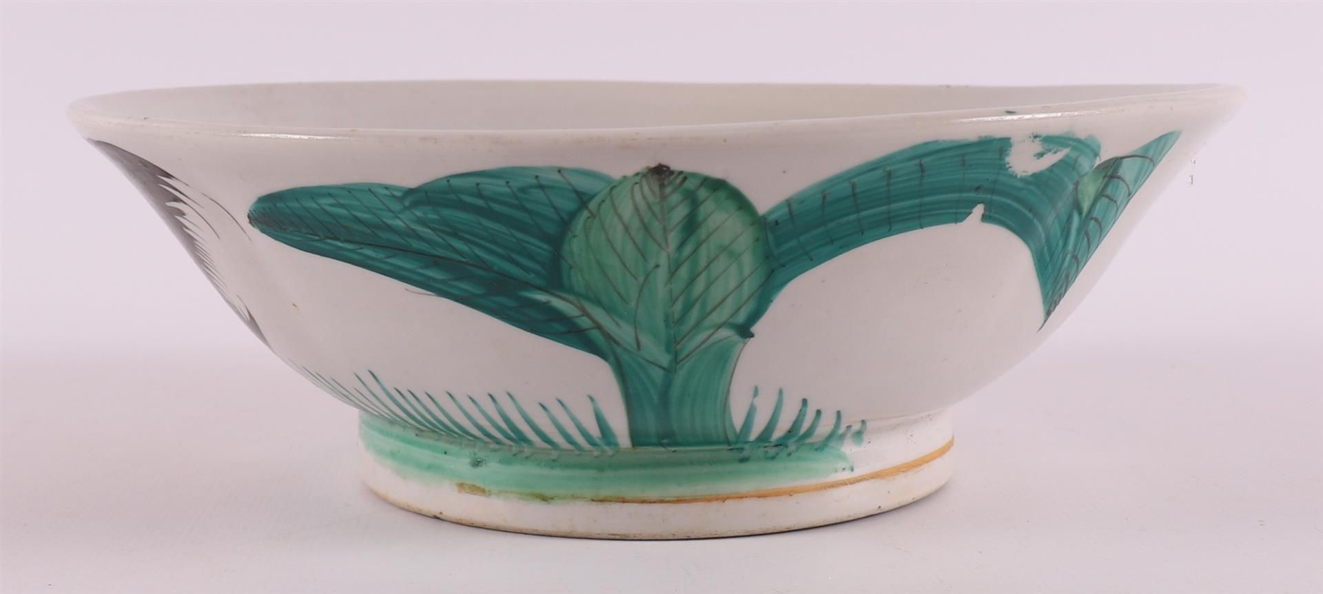 A blue/white and capucine porcelain bowl, China around 1900. - Bild 8 aus 10