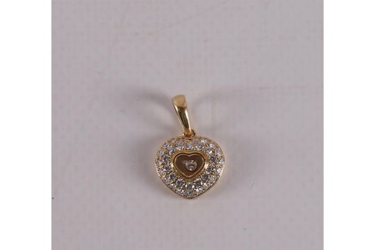 An 18 kt gold heart-shaped pendant with 34 brilliants, marked 'Chopard' - Bild 1 aus 2