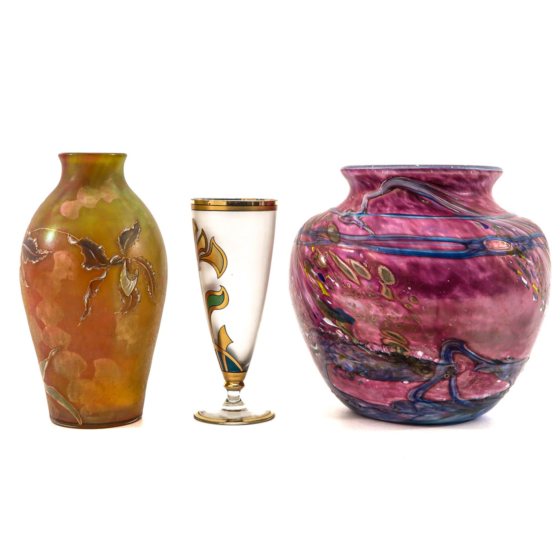 A Collection of 3 Vases - Image 2 of 9