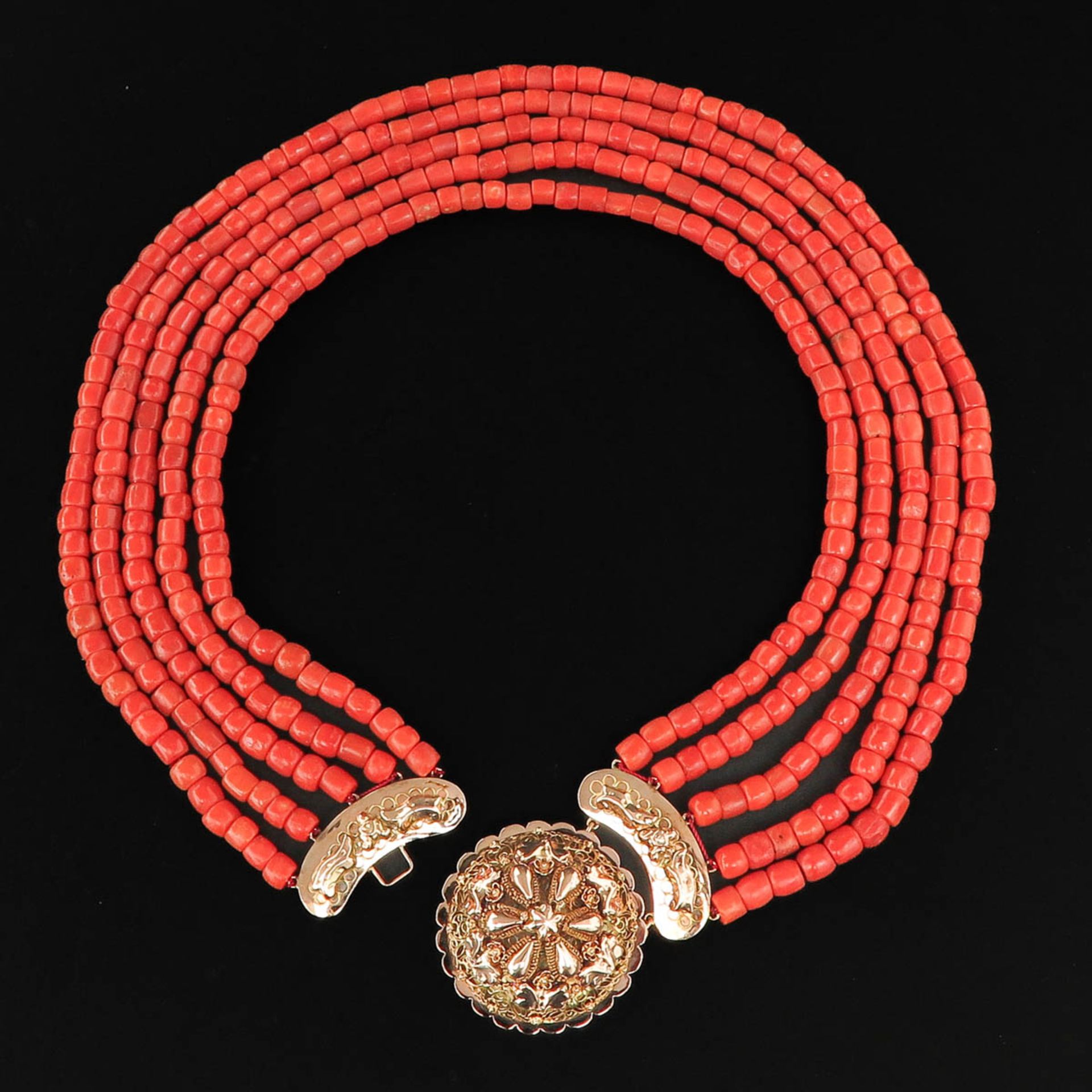 A 19th Century Red Coral Necklace - Image 3 of 6