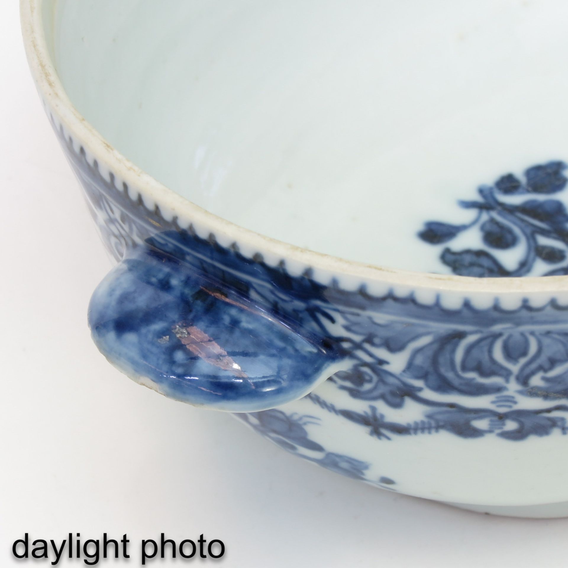 An Oval Tureen with Cover - Image 10 of 10