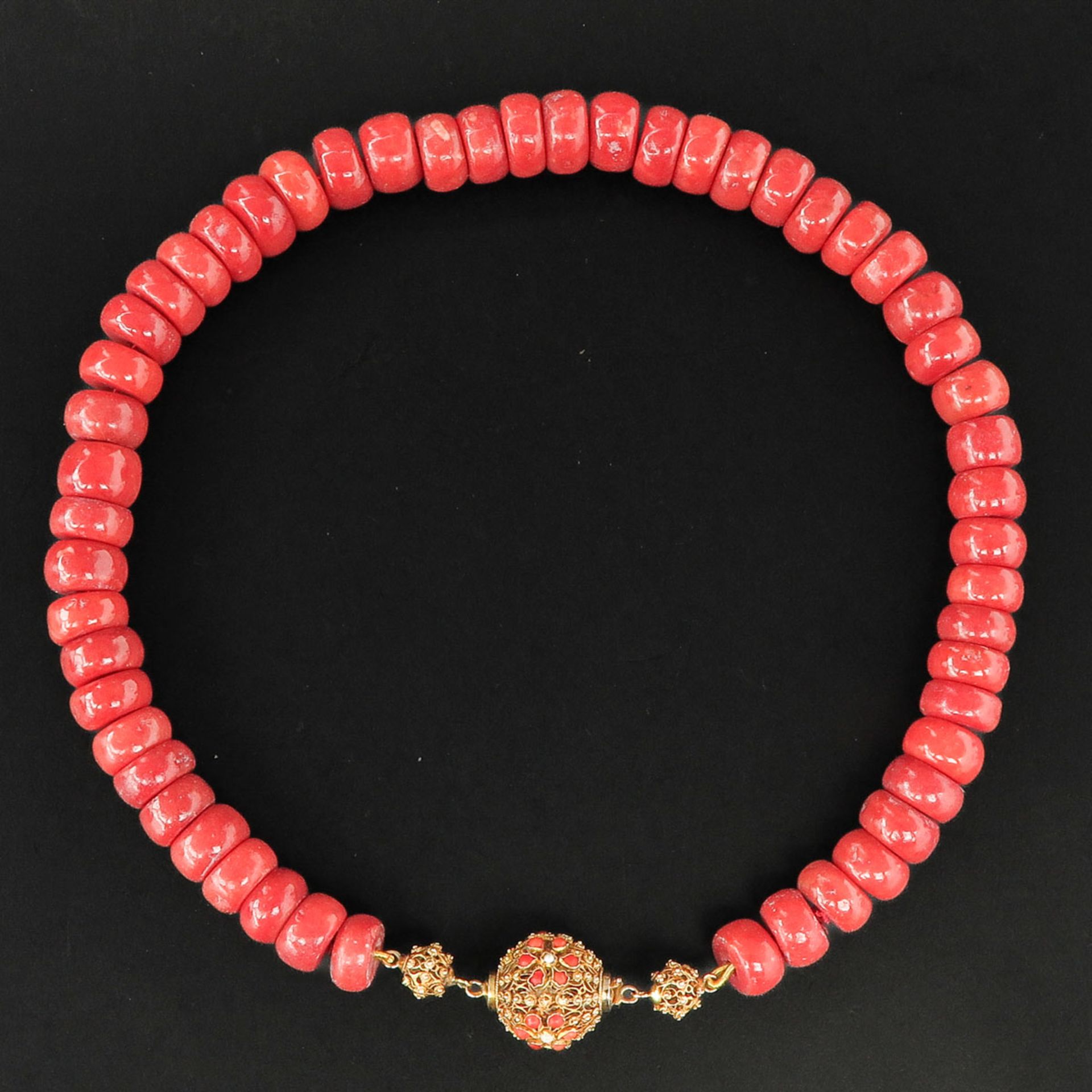 A Red Coral Necklace - Image 3 of 6